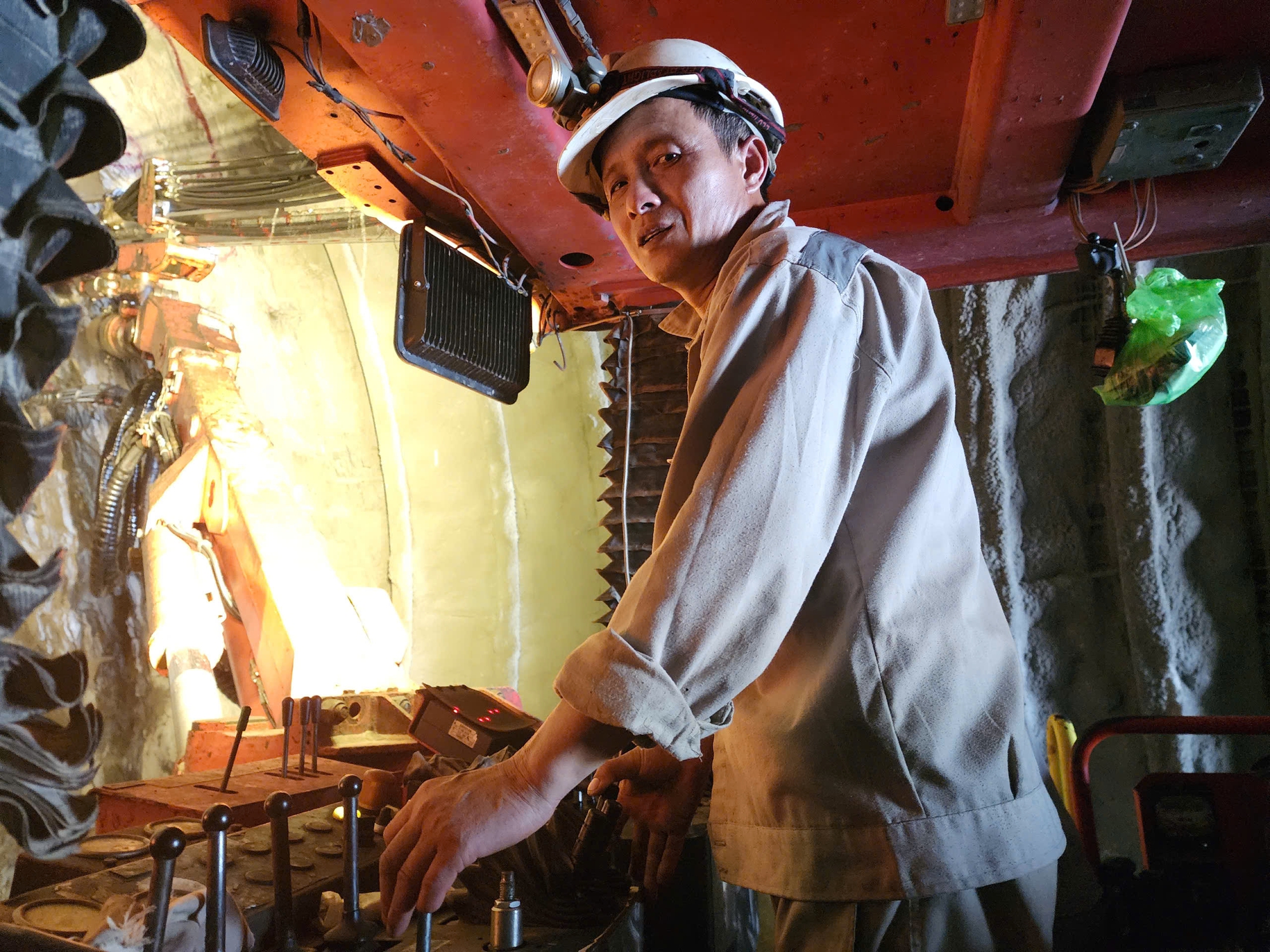 Hầm Đ&egrave;o Ngang tăng tốc th&ocirc;ng hầm ng&agrave;y 15/7: Lo trễ hẹn v&igrave; vướng mặt bằng- Ảnh 2.