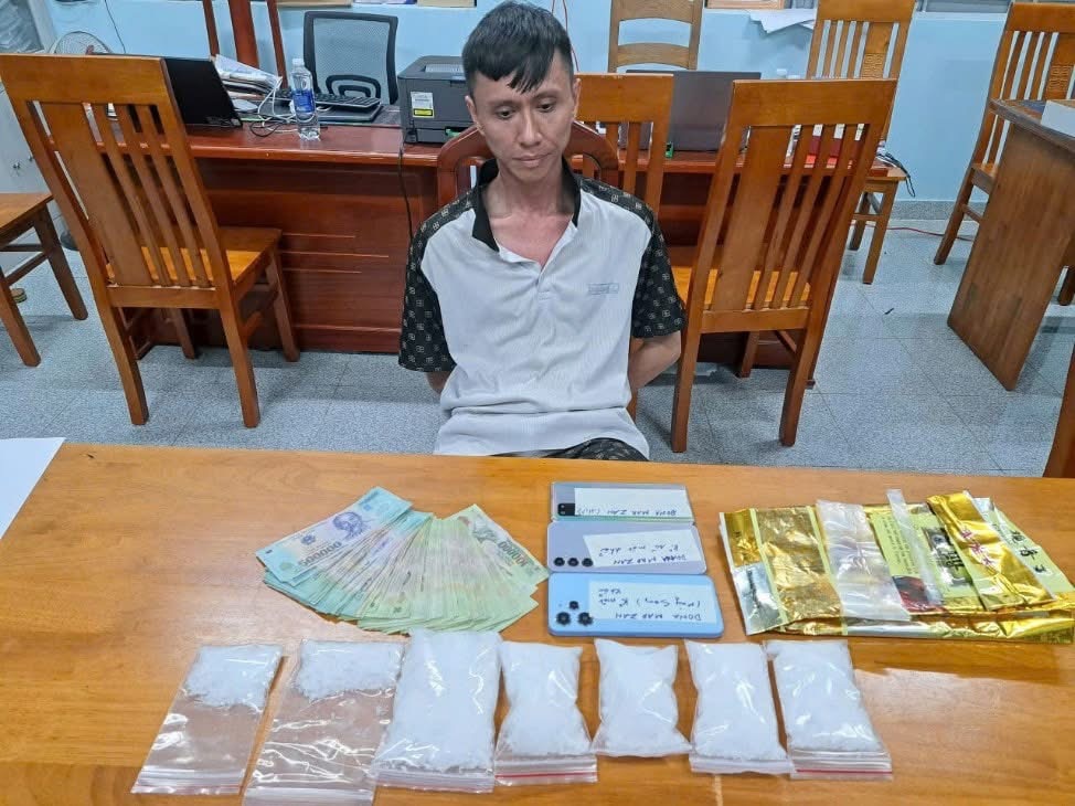 Đồng Nai: Bắt nhiều kẻ bu&ocirc;n ma t&uacute;y, thu giữ 1,4kg ma t&uacute;y đ&aacute;- Ảnh 2.