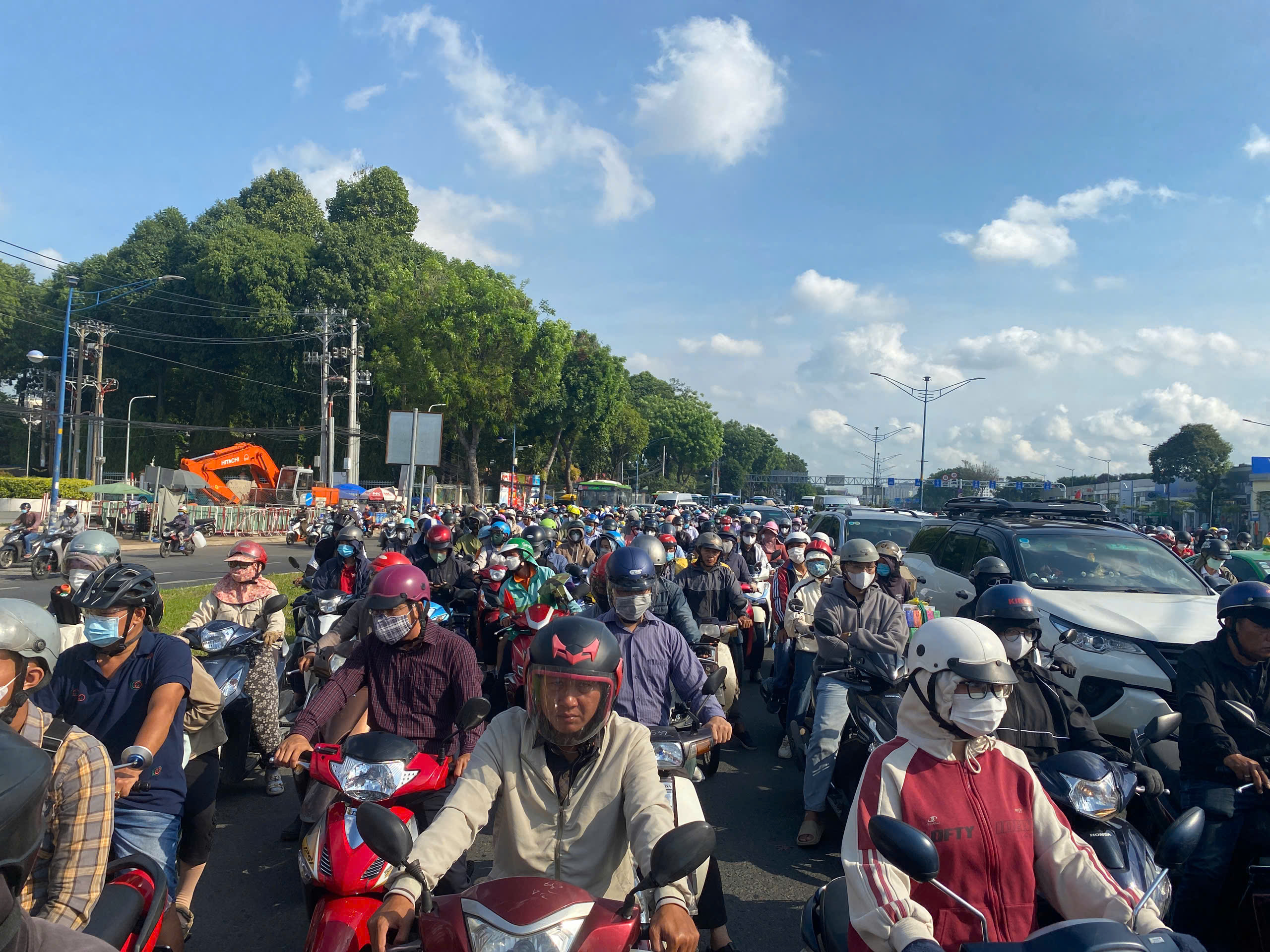 V&igrave; sao đường ngh&igrave;n tỷ trước nh&agrave; ga T3 vắng phương tiện qua lại?- Ảnh 3.