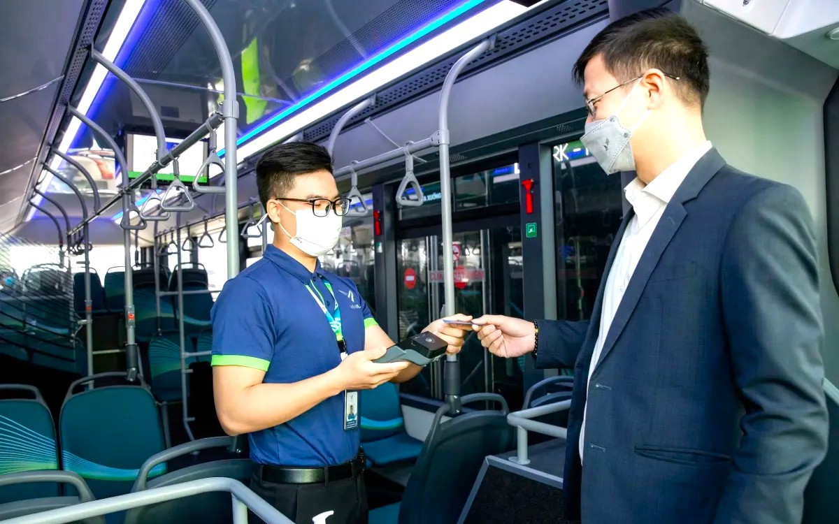 Người H&agrave; Nội sắp được d&ugrave;ng v&eacute; điện tử li&ecirc;n th&ocirc;ng metro, xe bu&yacute;t