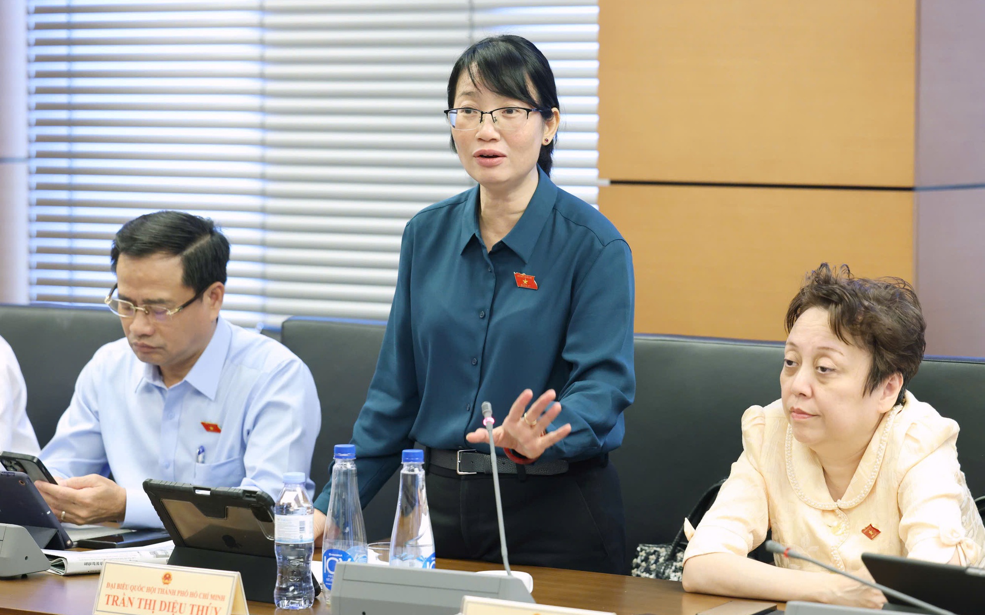 ĐBQH: Rất nhiều c&aacute;n bộ, c&ocirc;ng chức muốn mua nh&agrave; ở x&atilde; hội m&agrave; kh&ocirc;ng thể tiếp cận