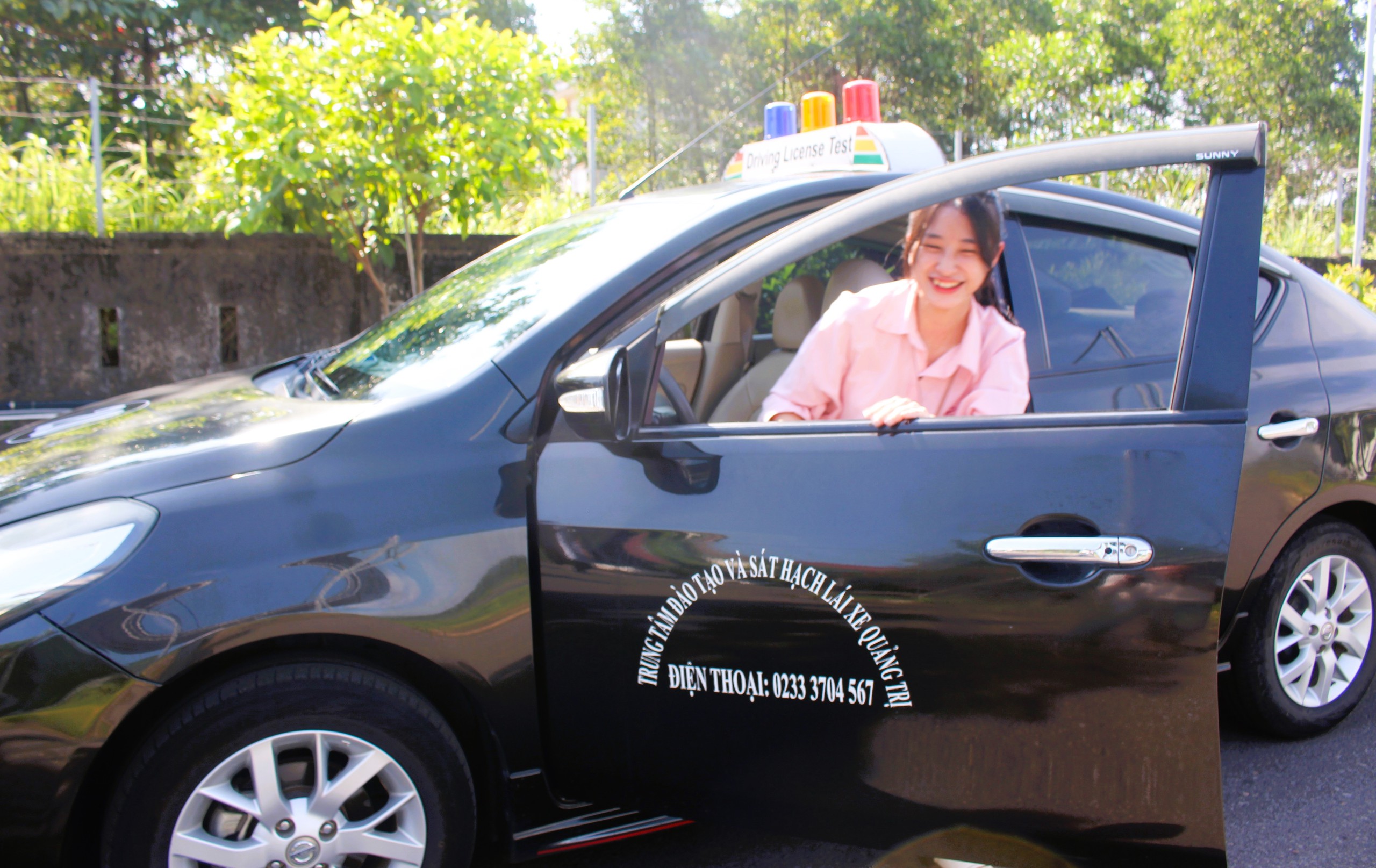 CSGT Quảng Trị kiểm tra hồ sơ, nồng độ cồn học vi&ecirc;n trước khi s&aacute;t hạch l&aacute;i xe- Ảnh 13.