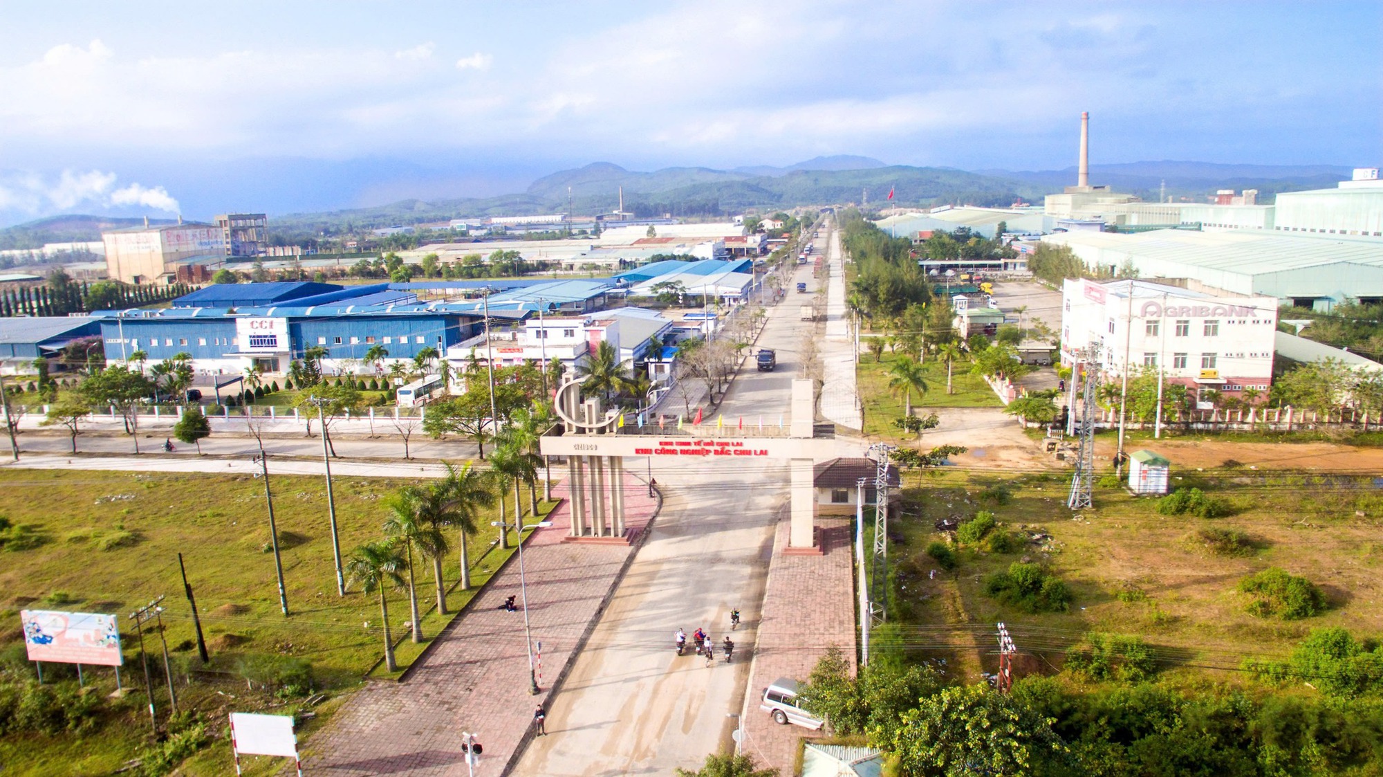 Nổ lớn tại nhà máy nam châm ở Quảng Nam, nhiều người bị thương- Ảnh 1. Nổ lớn tại nhà máy nam châm ở Quảng Nam, nhiều người bị thương- Ảnh 1.