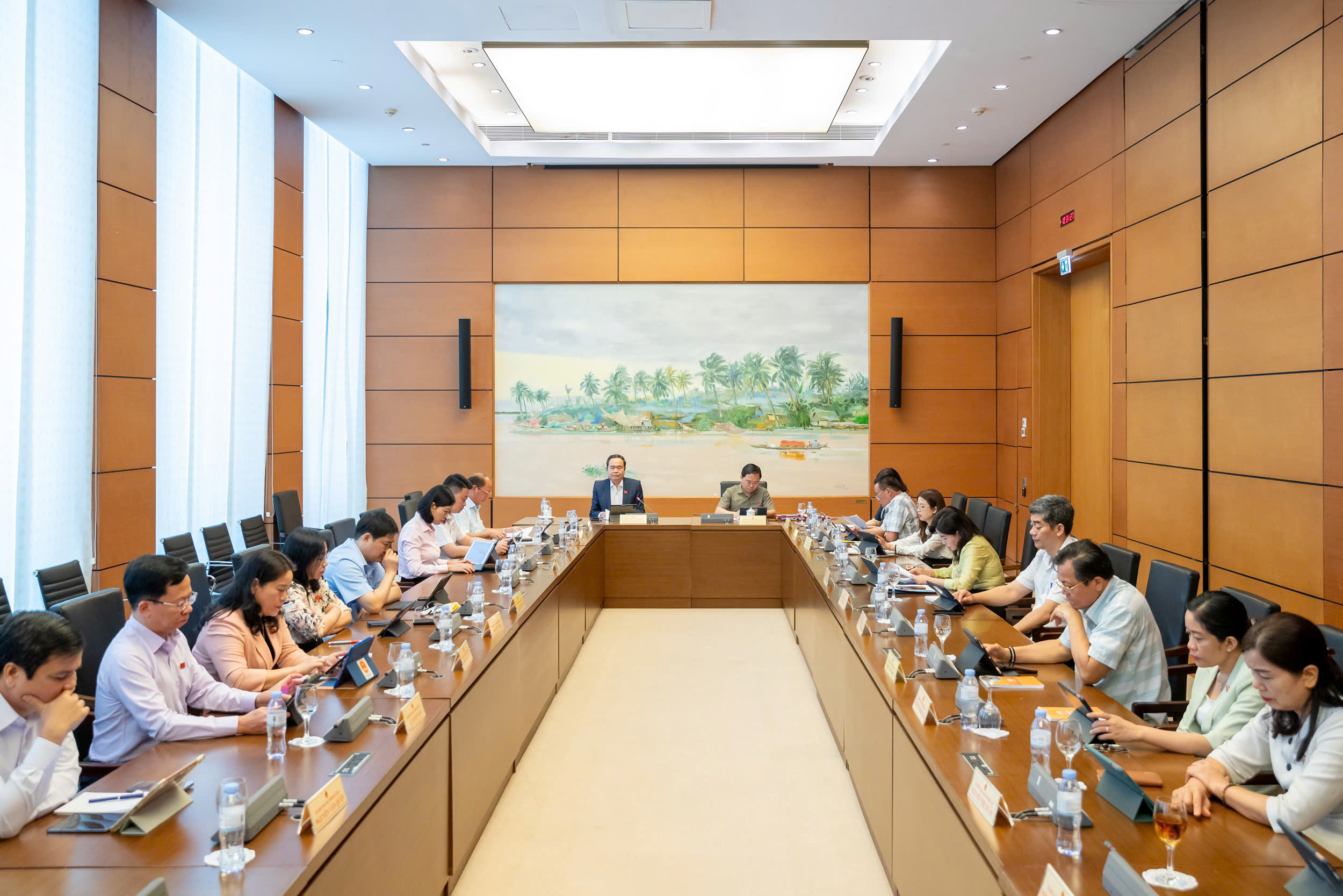 Chủ tịch Quốc hội: Chỉ định thầu l&agrave;m nh&agrave; ở x&atilde; hội phải đảm bảo kh&aacute;ch quan, minh bạch- Ảnh 3.