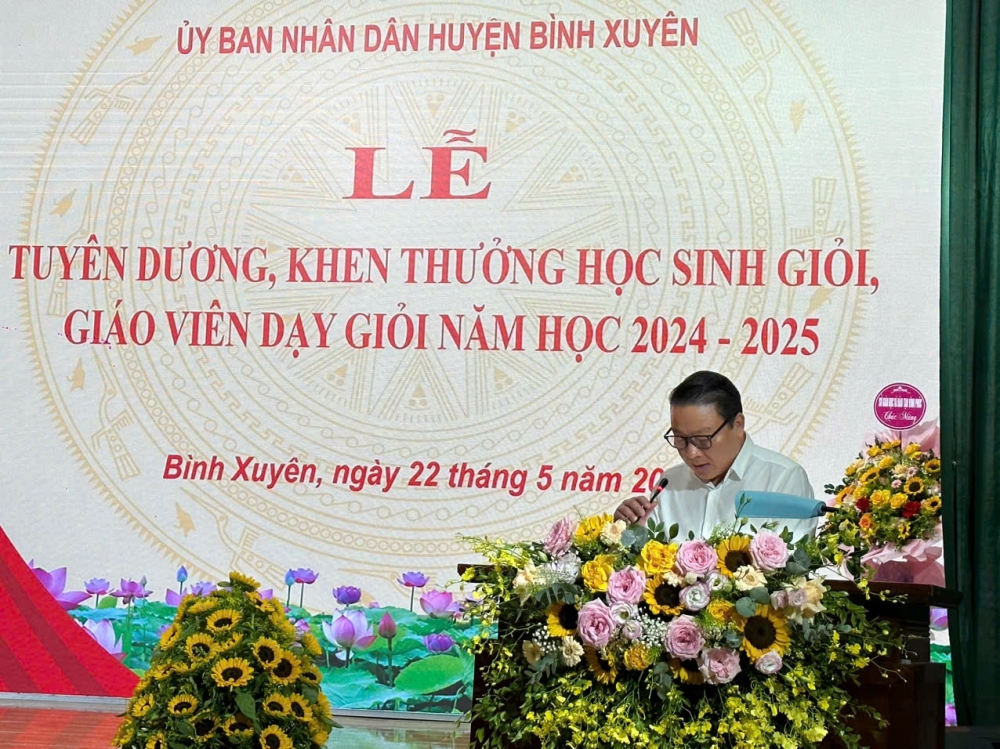 Huyện B&igrave;nh Xuy&ecirc;n khen thưởng hơn 200 học sinh giỏi, gi&aacute;o vi&ecirc;n giỏi- Ảnh 1.