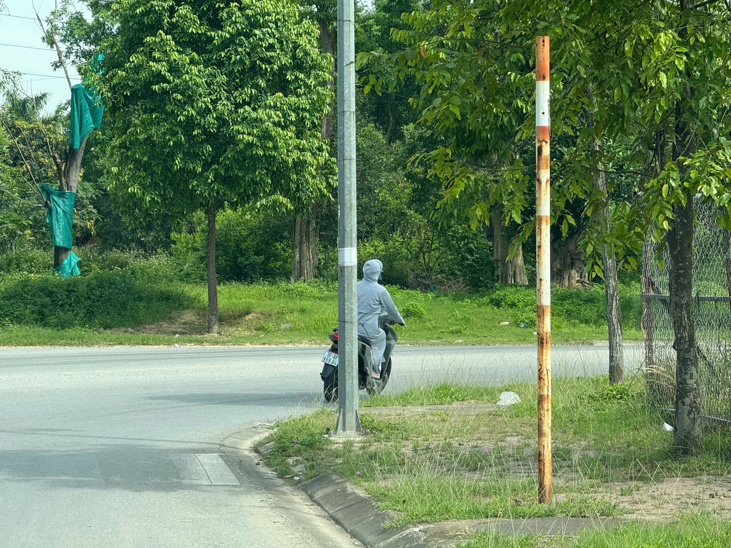 Thanh H&oacute;a: H&agrave;ng loạt biển b&aacute;o giao th&ocirc;ng bỗng dưng biến mất- Ảnh 2.