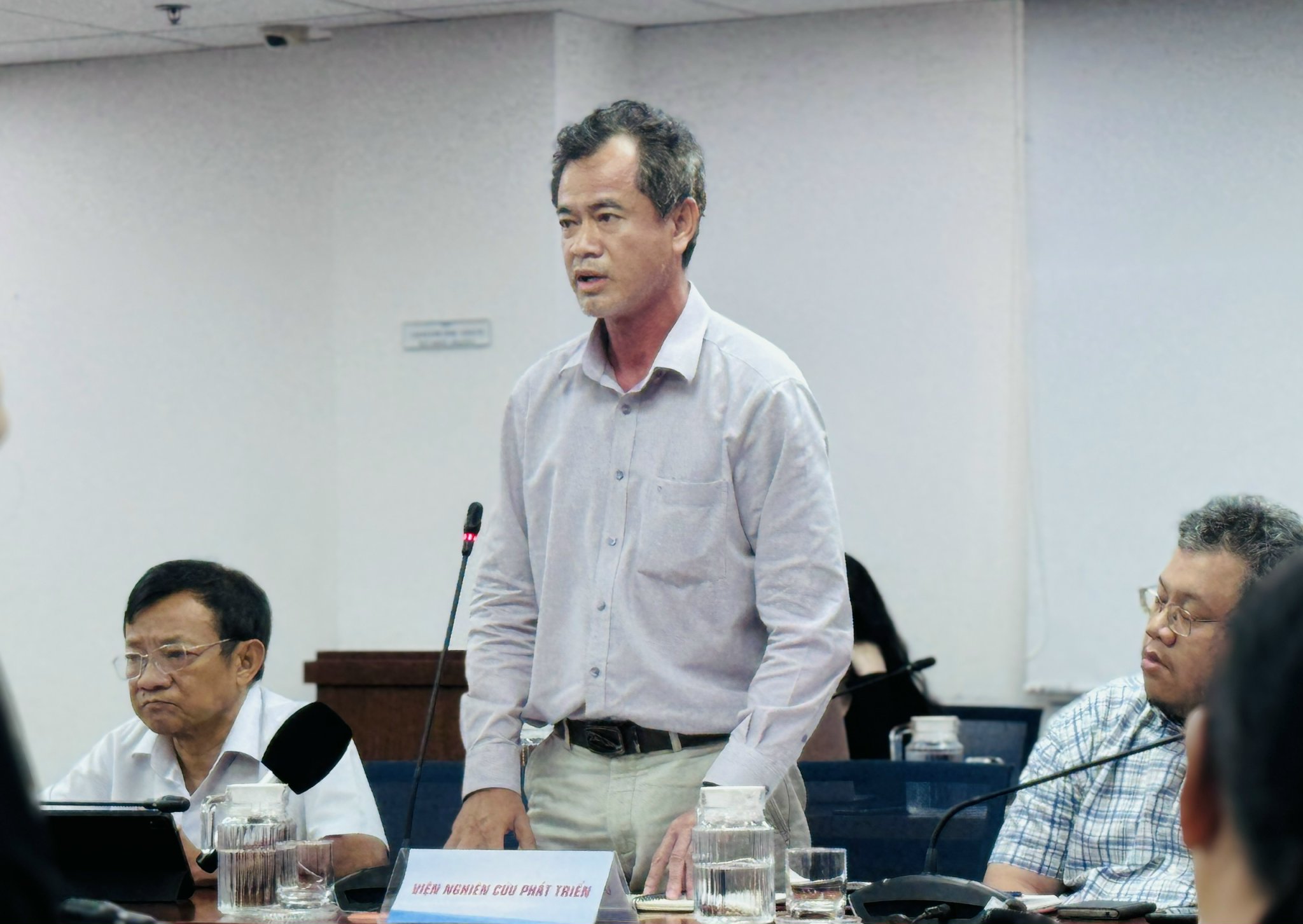 Đề xuất miễn ph&iacute; trước bạ 2 năm cho người d&acirc;n đổi xe xăng sang xe điện- Ảnh 1.