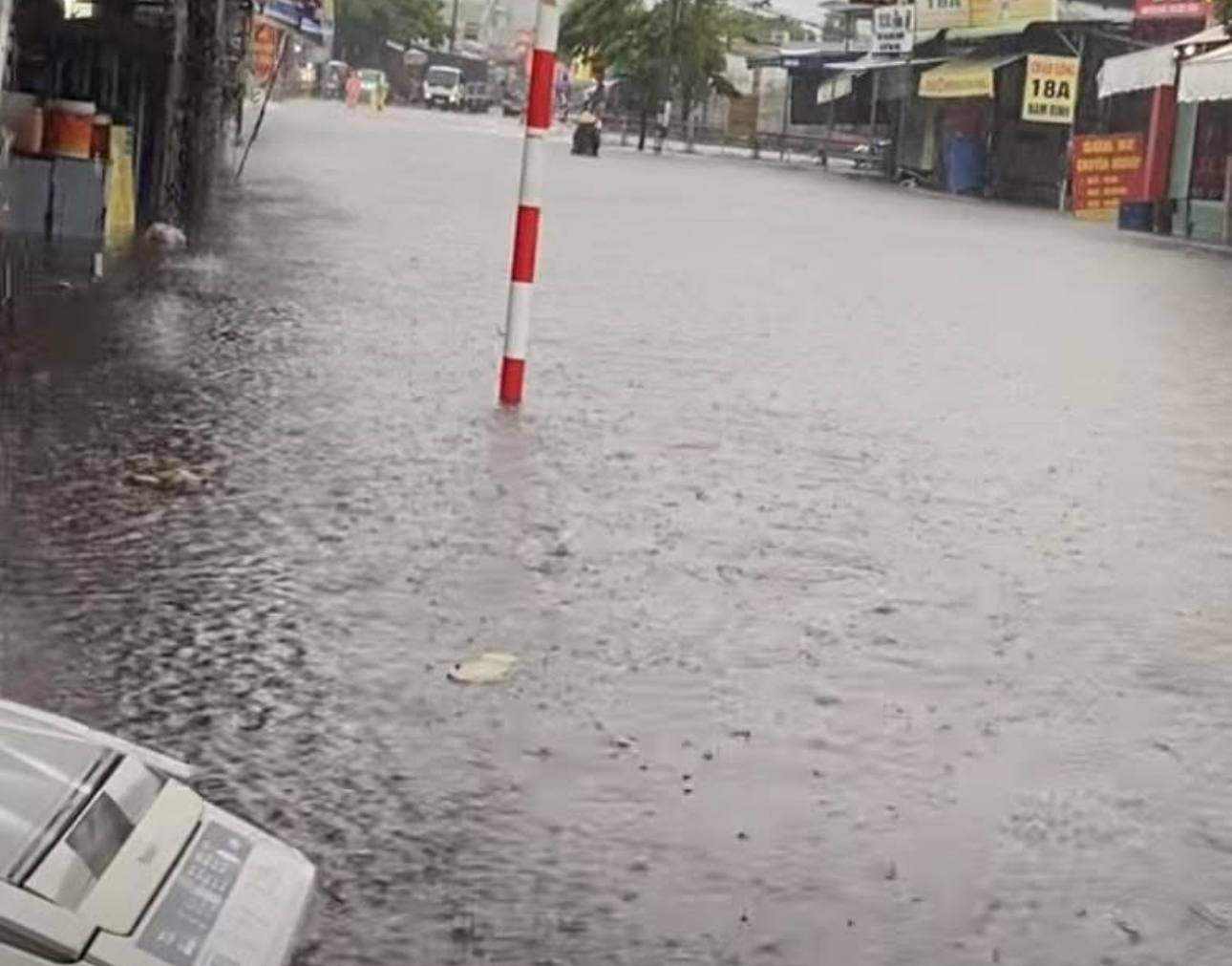 Mưa lớn k&eacute;o d&agrave;i, nhiều khu vực ở Đồng Nai ngập nặng- Ảnh 5.