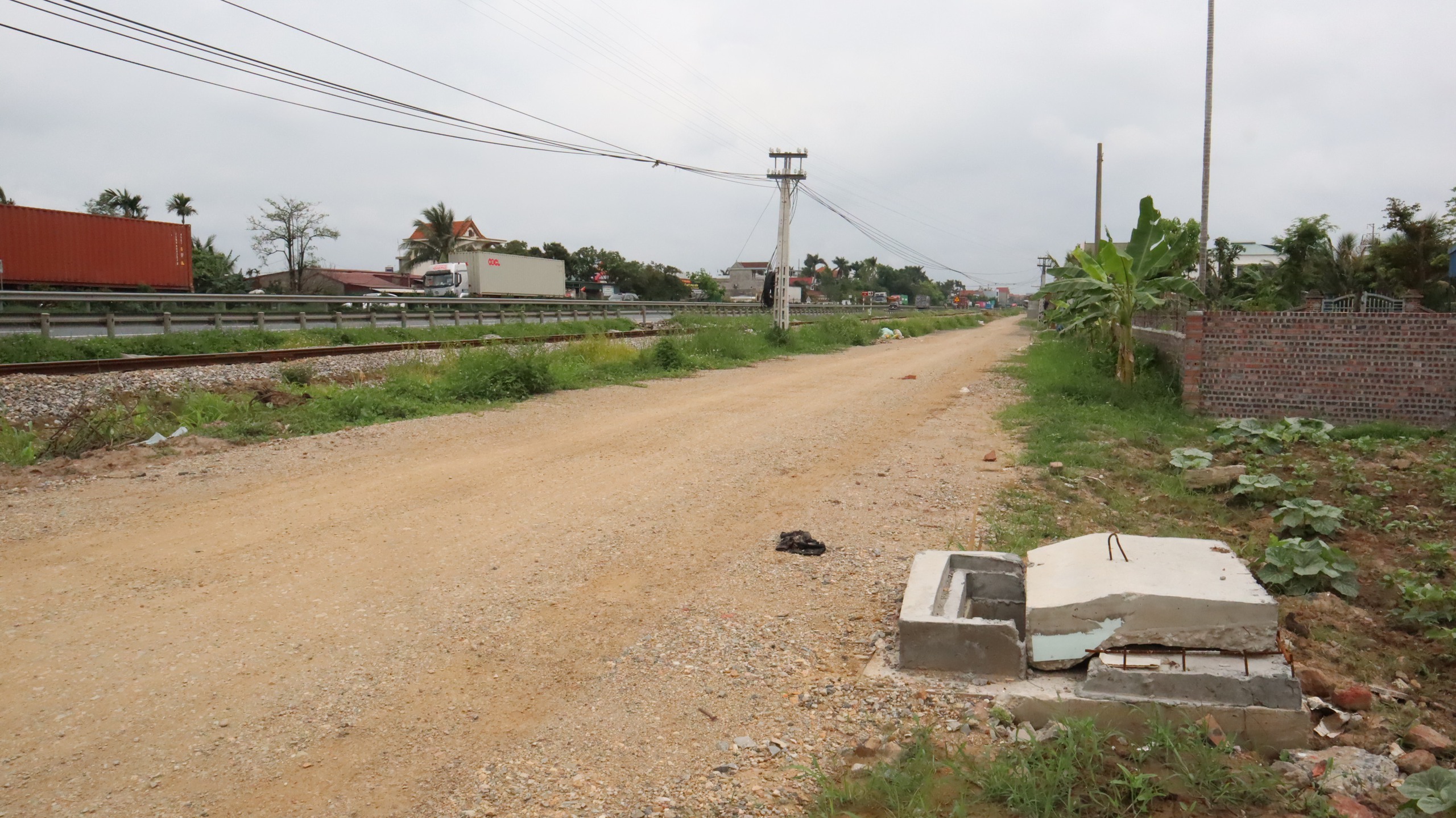 Hải Dương: Đường gom đường sắt Hà Nội - Hải Phòng sẽ hoàn thành trong tháng 6- Ảnh 2. Hải Dương: Đường gom đường sắt Hà Nội - Hải Phòng sẽ hoàn thành trong tháng 6- Ảnh 2.