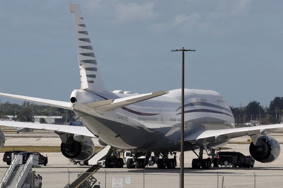 Mỹ ch&iacute;nh thức nhận m&aacute;y bay do Qatar tặng, cải tiến th&agrave;nh chuy&ecirc;n cơ phục vụ Tổng thống- Ảnh 1.
