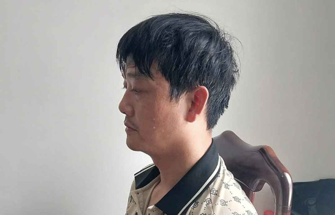 Khen thưởng đột xuất người d&acirc;n v&agrave; c&ocirc;ng an trong vụ bắt n&oacute;ng kẻ cướp ng&acirc;n h&agrave;ng- Ảnh 3.