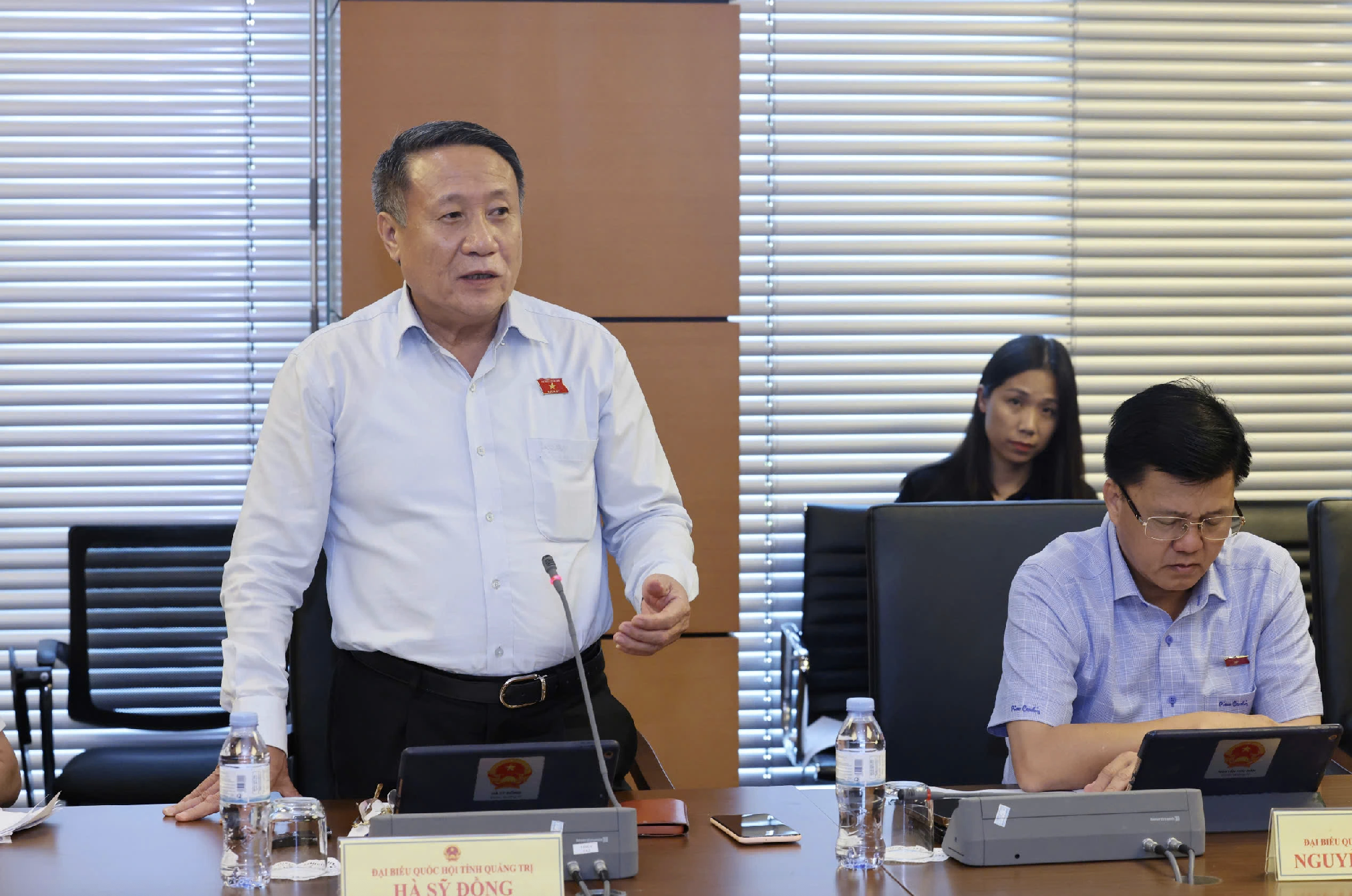 ĐBQH: Cần v&agrave;o cuộc t&igrave;m nguy&ecirc;n nh&acirc;n để "gh&igrave;m cương" gi&aacute; v&agrave;ng- Ảnh 1.