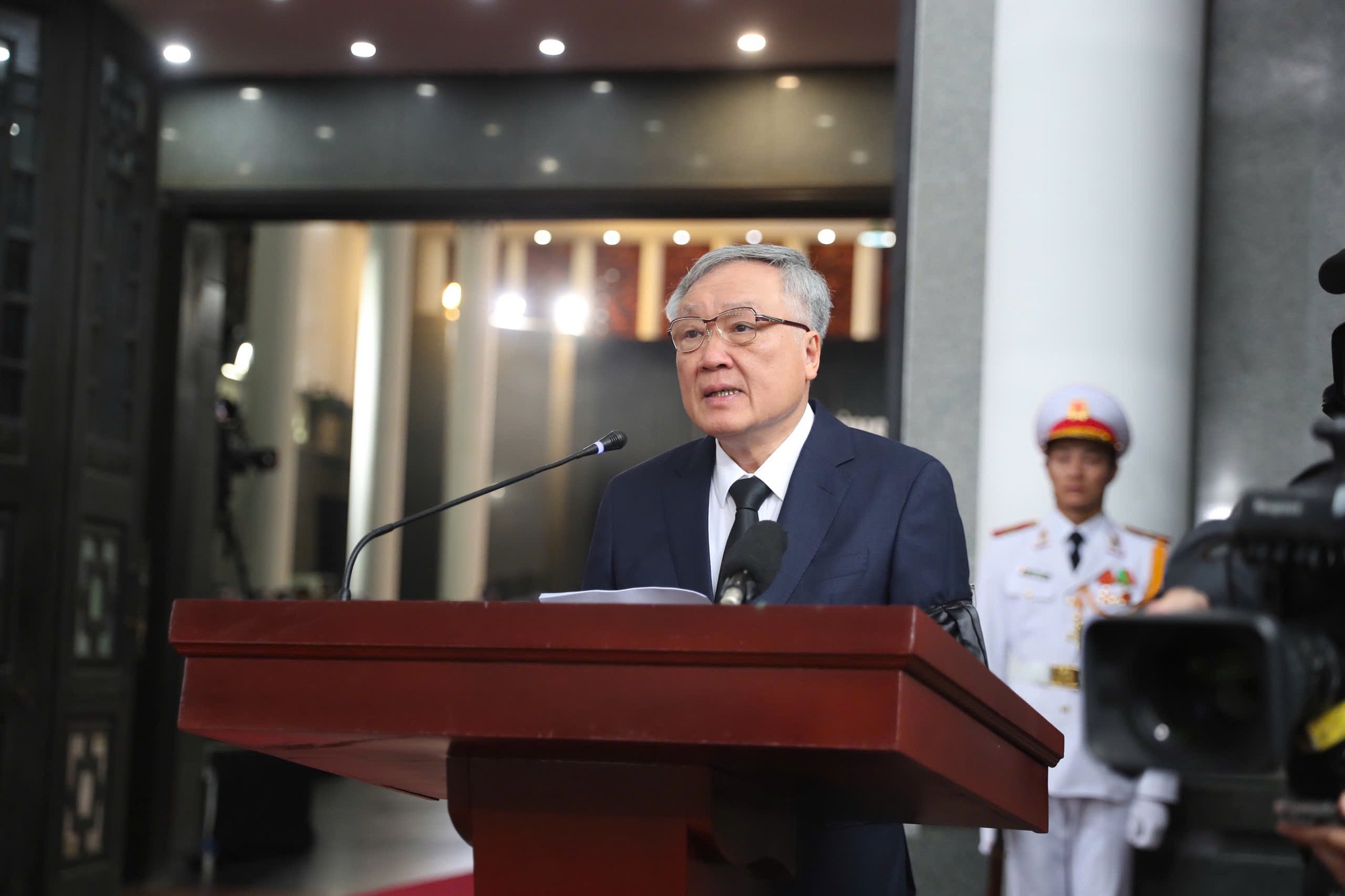 L&atilde;nh đạo Đảng, Nh&agrave; nước tiễn biệt nguy&ecirc;n Chủ tịch nước Trần Đức Lương- Ảnh 2.