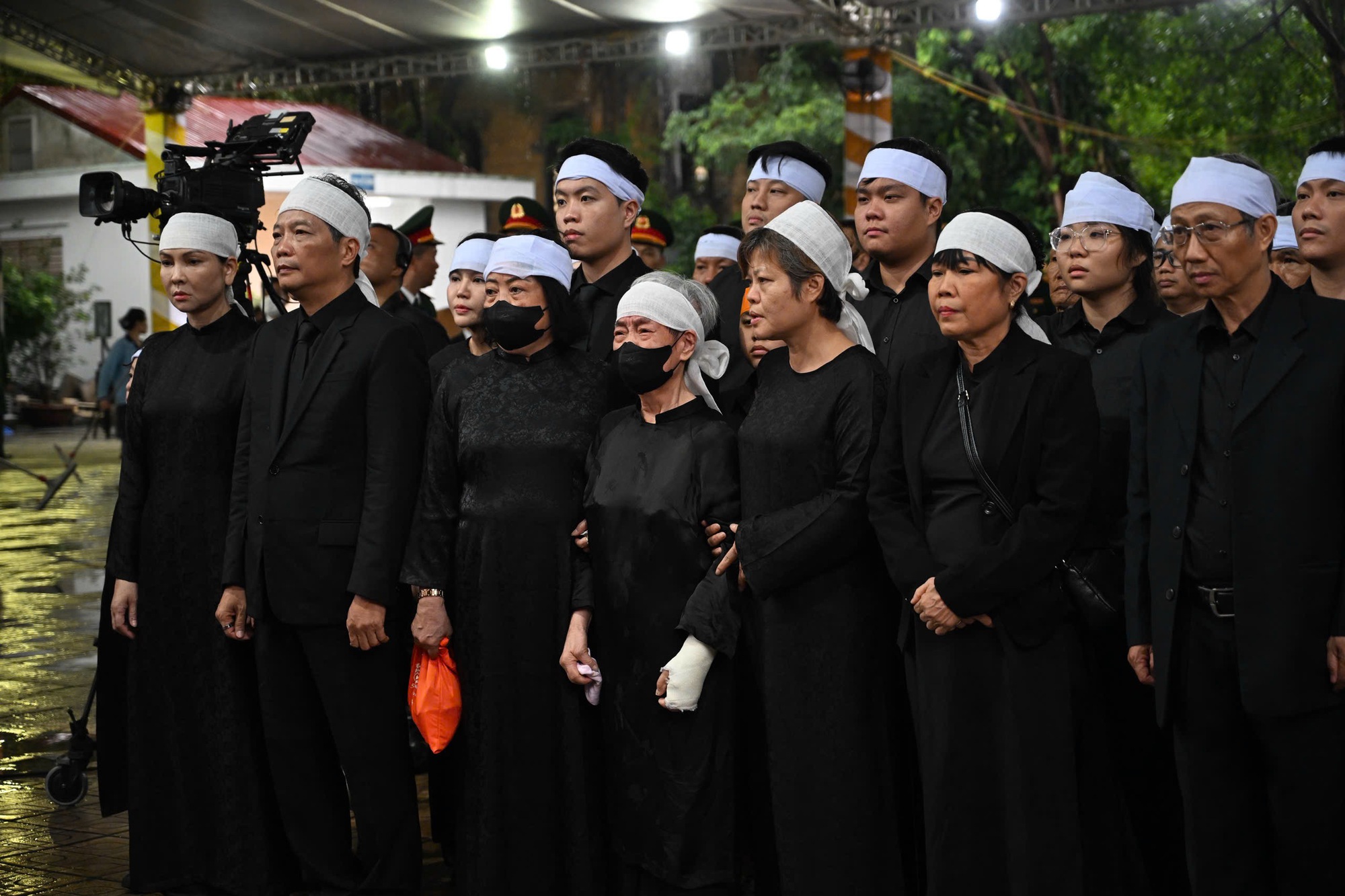 L&atilde;nh đạo Đảng, Nh&agrave; nước tiễn biệt nguy&ecirc;n Chủ tịch nước Trần Đức Lương- Ảnh 3.