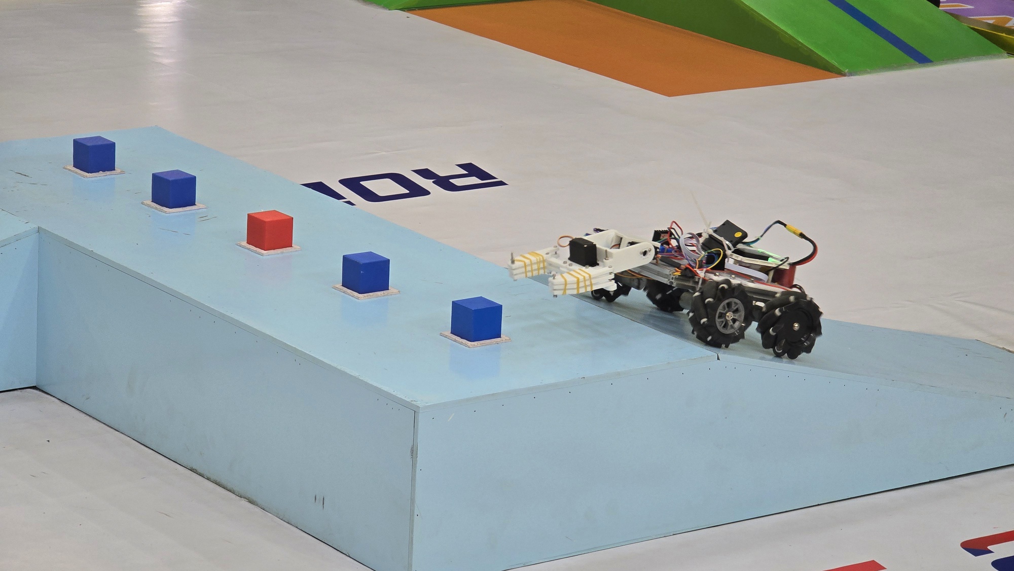 Xem học sinh, sinh vi&ecirc;n Đ&agrave; Nẵng, Quảng Nam tranh t&agrave;i tại robot MUCE 2025- Ảnh 4.