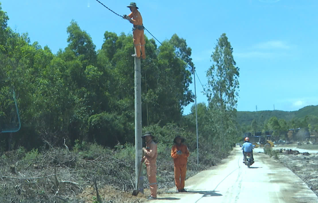 Quảng Ng&atilde;i đảm bảo ATGT phục vụ lễ Quốc tang nguy&ecirc;n Chủ tịch nước Trần Đức Lương- Ảnh 4.