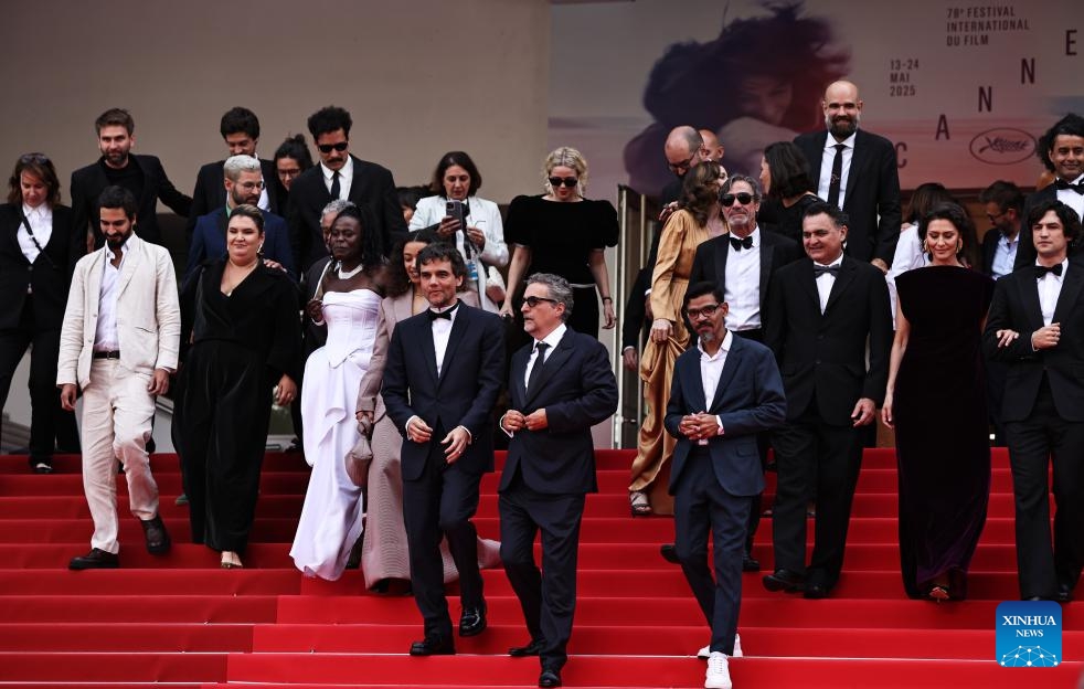 "It was just an accident" thắng giải C&agrave;nh cọ v&agrave;ng tại Li&ecirc;n hoan phim Cannes 2025- Ảnh 4.