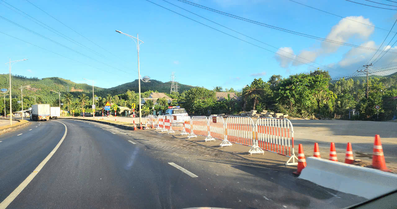 Đưa linh cữu nguyên Chủ tịch nước về đất mẹ Phổ Khánh- Ảnh 5. Đưa linh cữu nguyên Chủ tịch nước về đất mẹ Phổ Khánh- Ảnh 5.