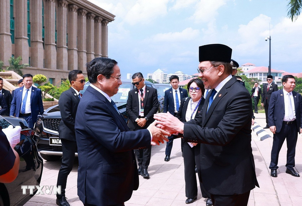 Thủ tướng Malaysia chủ tr&igrave; lễ đ&oacute;n trọng thể Thủ tướng Phạm Minh Ch&iacute;nh- Ảnh 1.