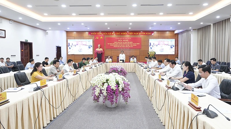 Làm không ngừng nghỉ để GPMB tuyến đường sắt Lào Cai - Hà Nội - Hải Phòng- Ảnh 4. Làm không ngừng nghỉ để GPMB tuyến đường sắt Lào Cai - Hà Nội - Hải Phòng- Ảnh 4.