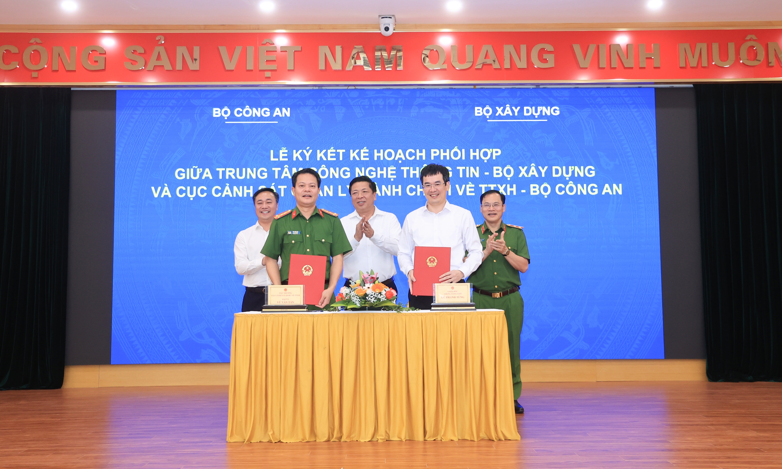 Bộ trưởng Trần Hồng Minh: Chuyển đổi số tạo đột ph&aacute; phục vụ tốt người d&acirc;n, doanh nghiệp- Ảnh 4.