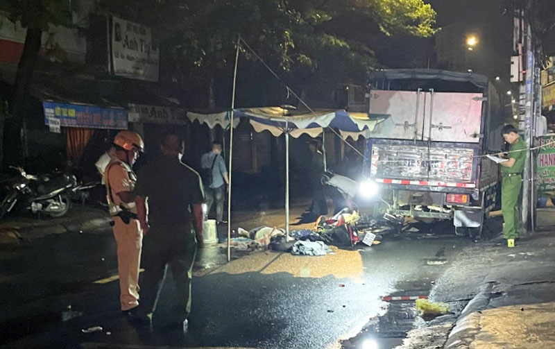 Hiện trường vụ tai nạn khiến hai người thương vong. Hiện trường vụ tai nạn khiến hai người thương vong.