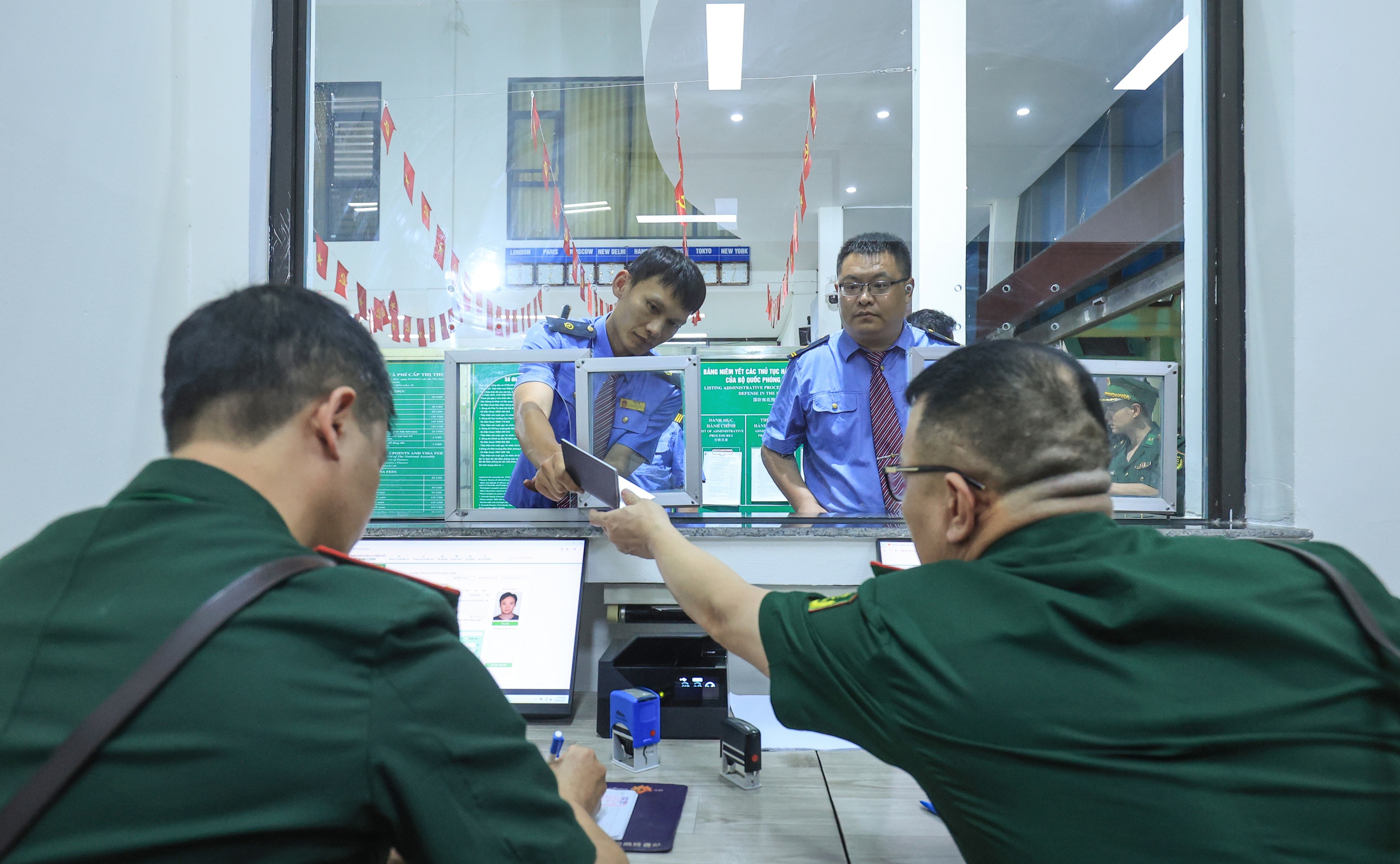 T&agrave;u li&ecirc;n vận quốc tế đầu ti&ecirc;n đến ga Đồng Đăng sau 5 năm gi&aacute;n đoạn- Ảnh 7.