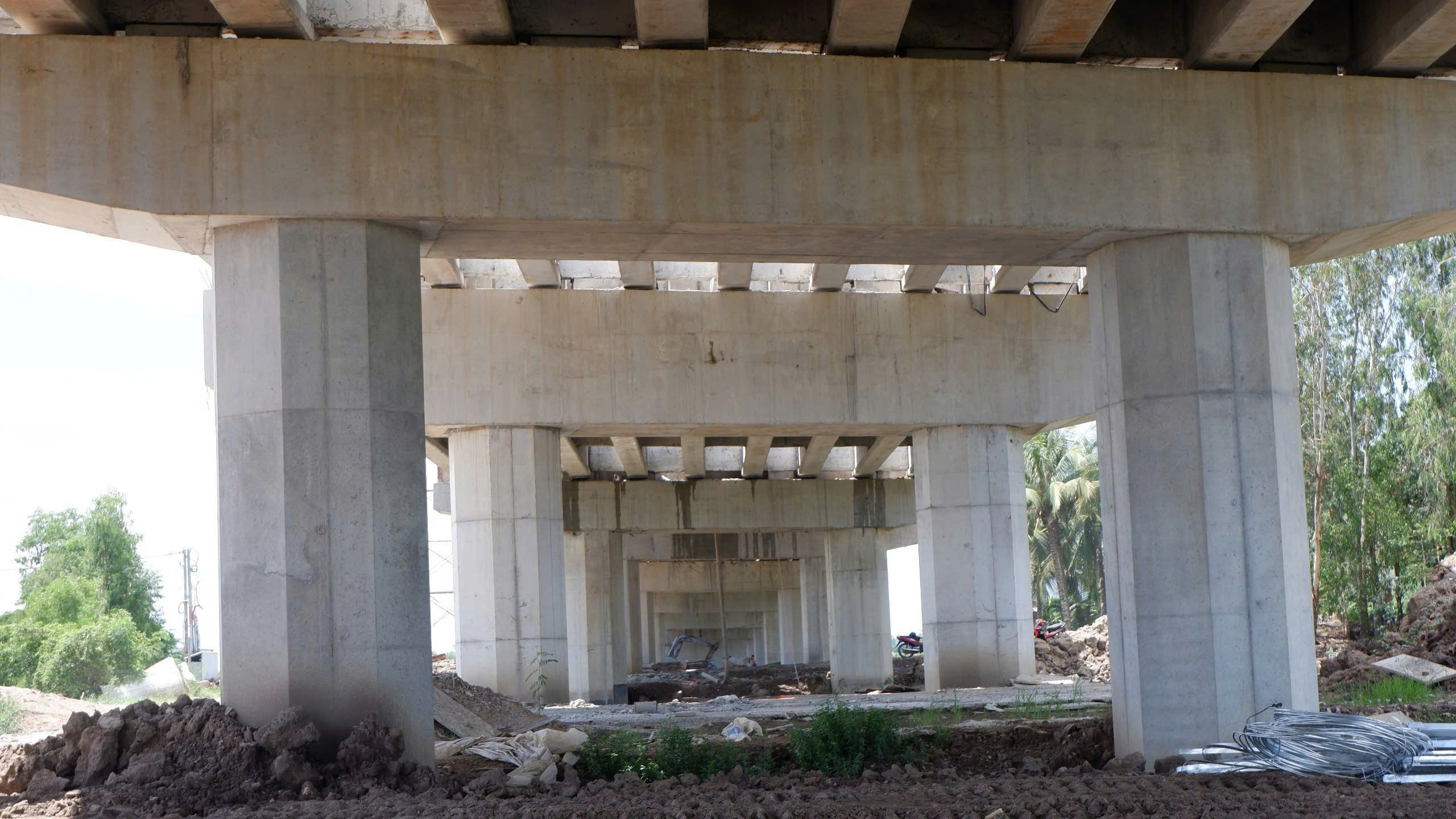 Được gỡ kh&oacute; vật liệu, cao tốc Ch&acirc;u Đốc - Cần Thơ - S&oacute;c Trăng qua An Giang vượt tiến độ- Ảnh 2.