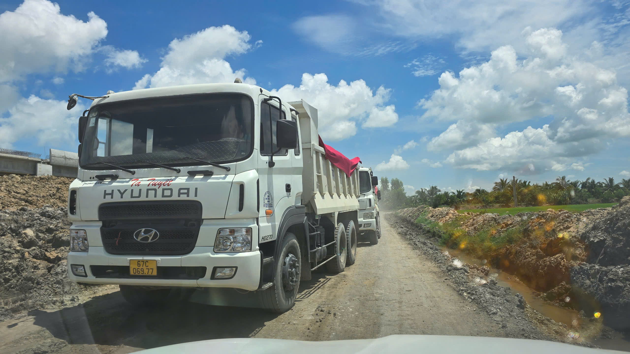 Được gỡ kh&oacute; vật liệu, cao tốc Ch&acirc;u Đốc - Cần Thơ - S&oacute;c Trăng qua An Giang vượt tiến độ- Ảnh 8.