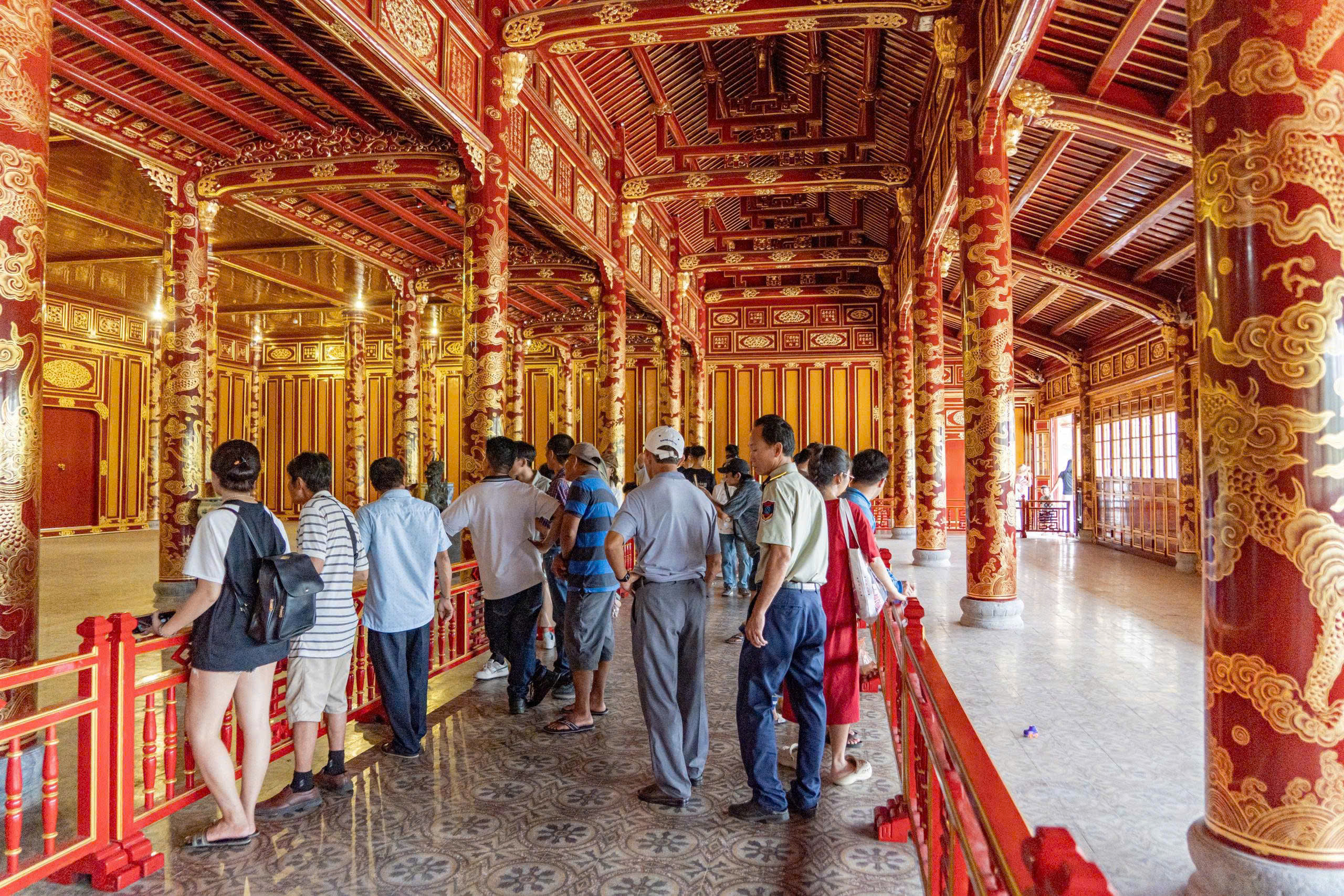 Cận cảnh nơi trưng b&agrave;y ngai vua triều Nguyễn bị đối tượng x&acirc;m hại- Ảnh 10.