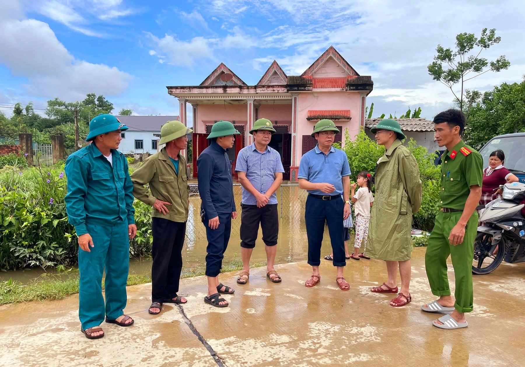 H&agrave; Tĩnh: Nhiều giải ph&aacute;p giảm thiệt hại do thi&ecirc;n tai, mưa lũ, ổn định đời sống người d&acirc;n- Ảnh 2.