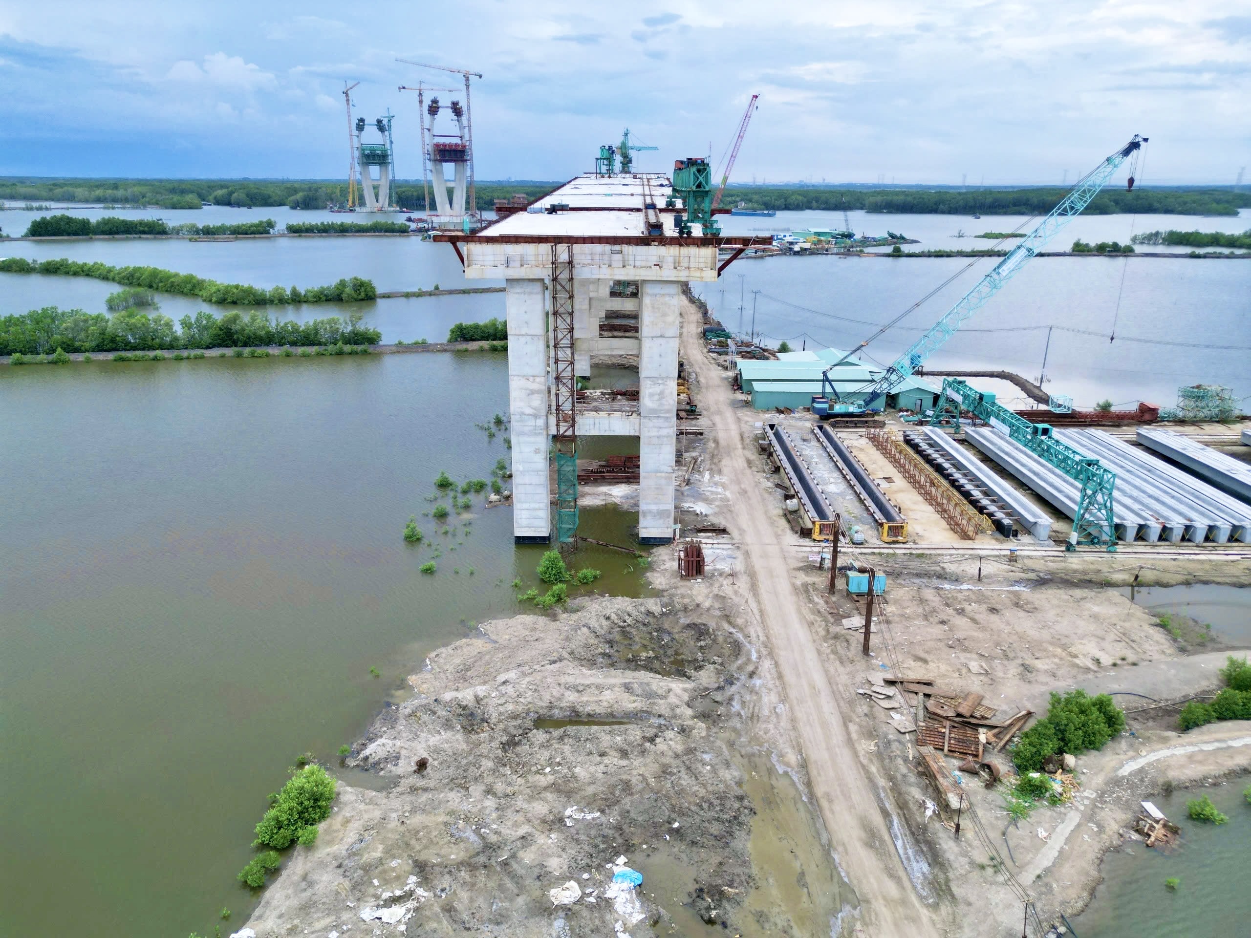 H&igrave;nh ảnh mới nhất cầu Phước An 4.900 tỷ đồng c&oacute; nhịp ch&iacute;nh d&agrave;i nhất Đ&ocirc;ng Nam &Aacute;- Ảnh 4.