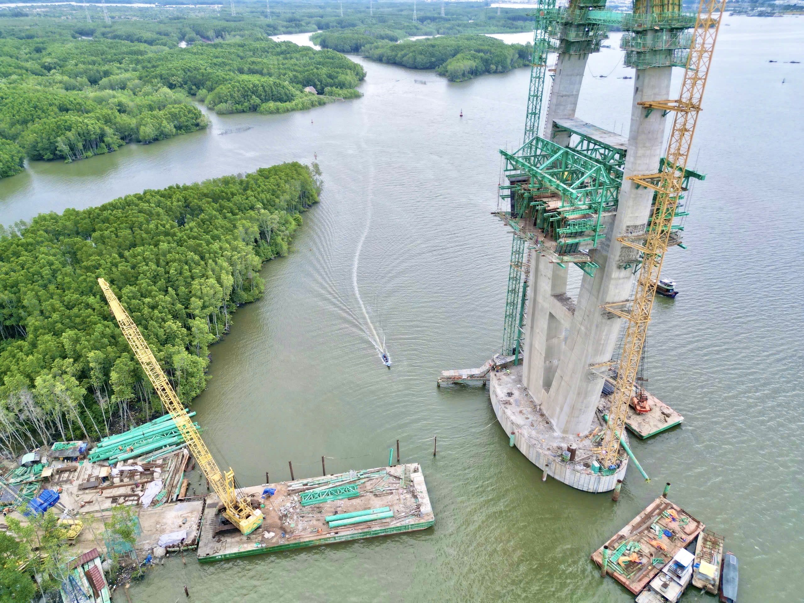 H&igrave;nh ảnh mới nhất cầu Phước An 4.900 tỷ đồng c&oacute; nhịp ch&iacute;nh d&agrave;i nhất Đ&ocirc;ng Nam &Aacute;- Ảnh 16.