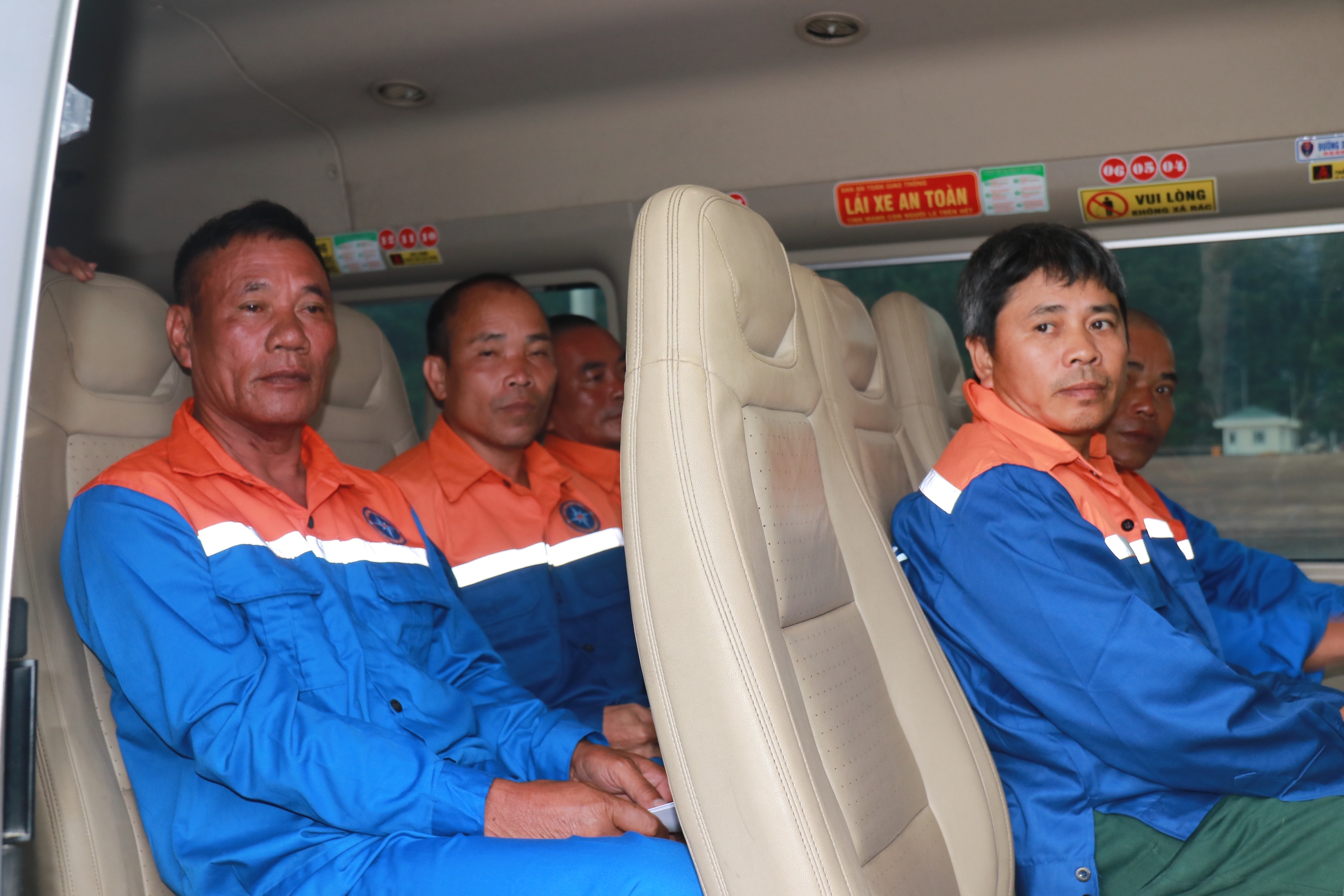 Thuyền vi&ecirc;n bị ch&igrave;m t&agrave;u ngo&agrave;i khơi Vũng &Aacute;ng: Bật kh&oacute;c nghĩ m&igrave;nh kh&ocirc;ng c&ograve;n cơ hội sống- Ảnh 7.