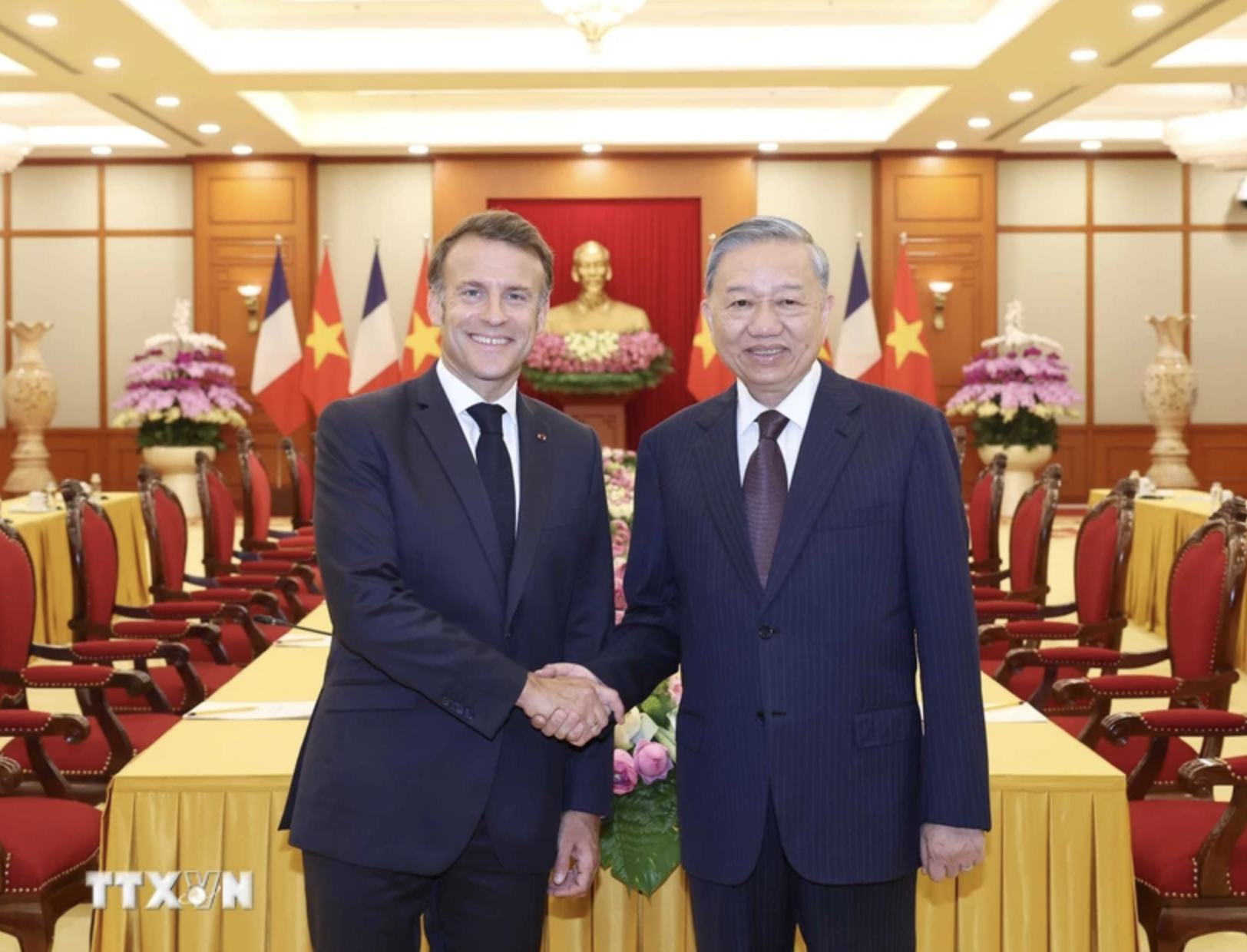 Quan hệ Việt - Ph&aacute;p l&agrave; điểm s&aacute;ng giữa thế giới diễn biến phức tạp- Ảnh 1.