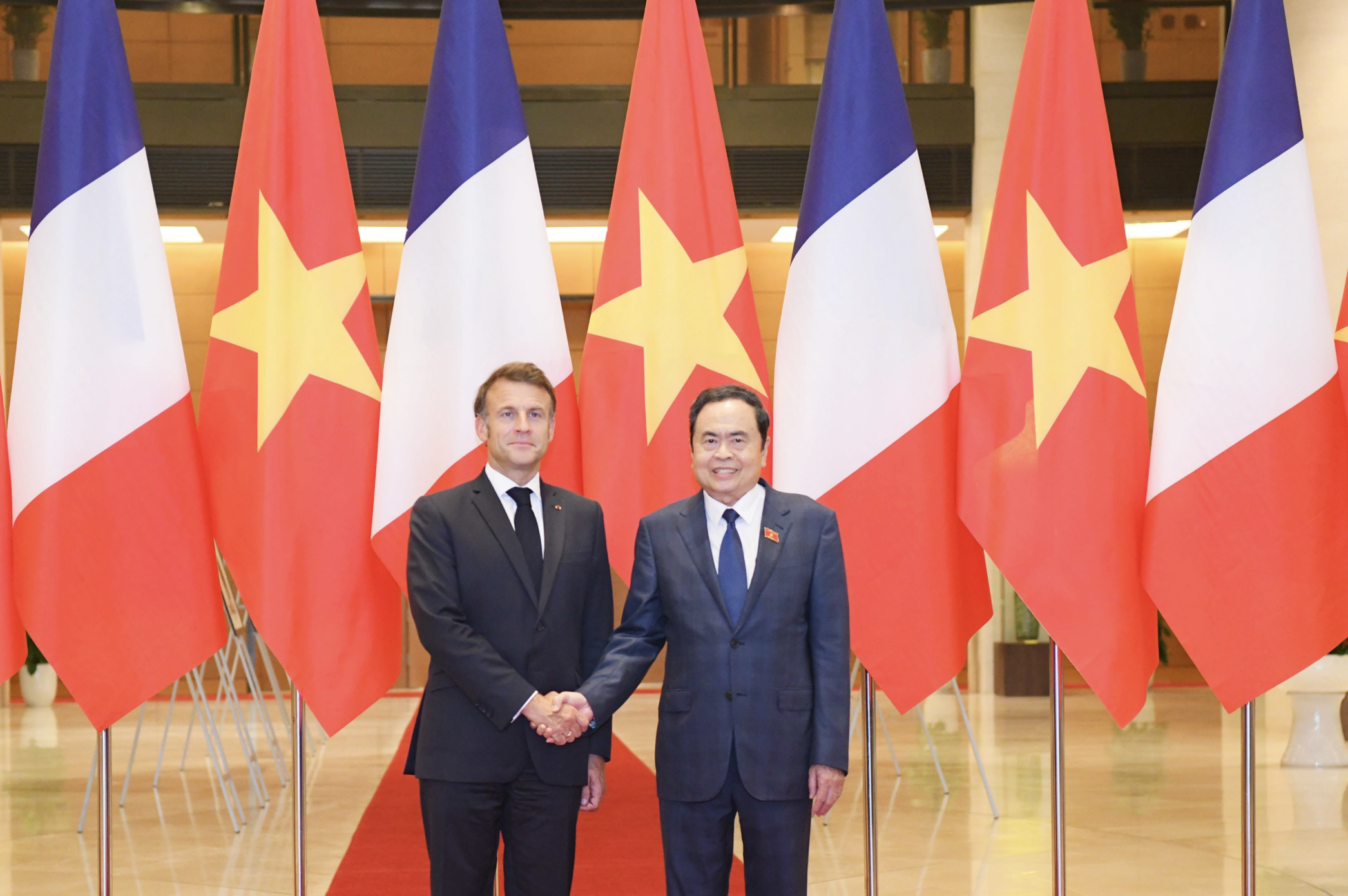 Quan hệ Việt - Ph&aacute;p l&agrave; điểm s&aacute;ng giữa thế giới diễn biến phức tạp- Ảnh 2.