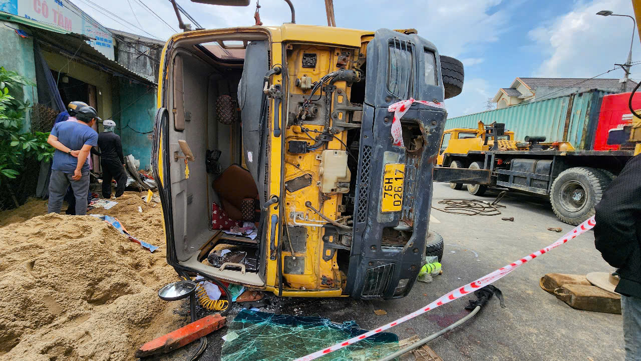 Vụ lật xe tải 4 người thương vong: Nhiều t&igrave;nh tiết bất ngờ dẫn đến tai nạn đau l&ograve;ng- Ảnh 3.