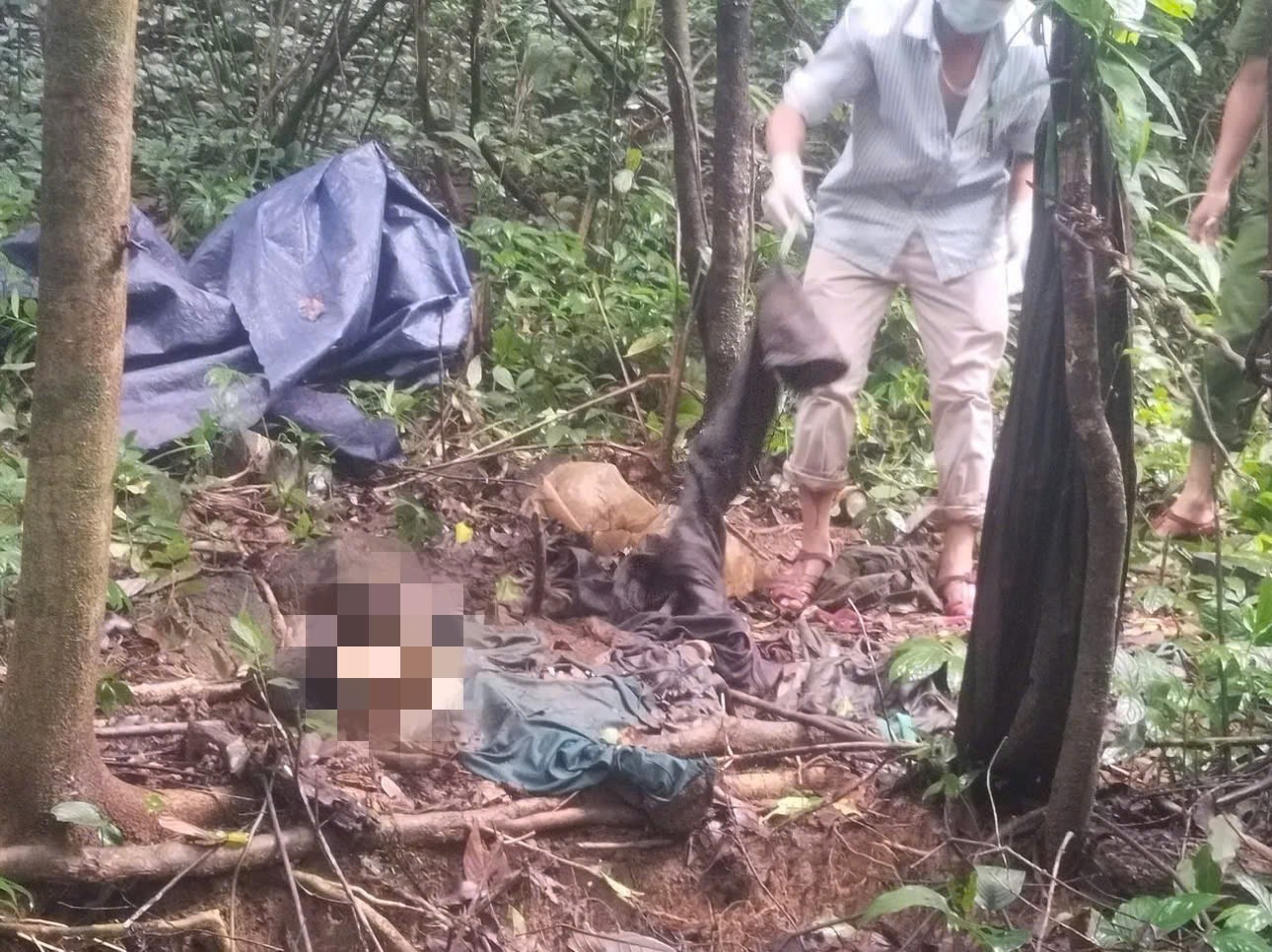 Ph&aacute;t hiện bộ h&agrave;i cốt giữa rừng s&acirc;u nghi l&agrave; đối tượng truy n&atilde;- Ảnh 1.