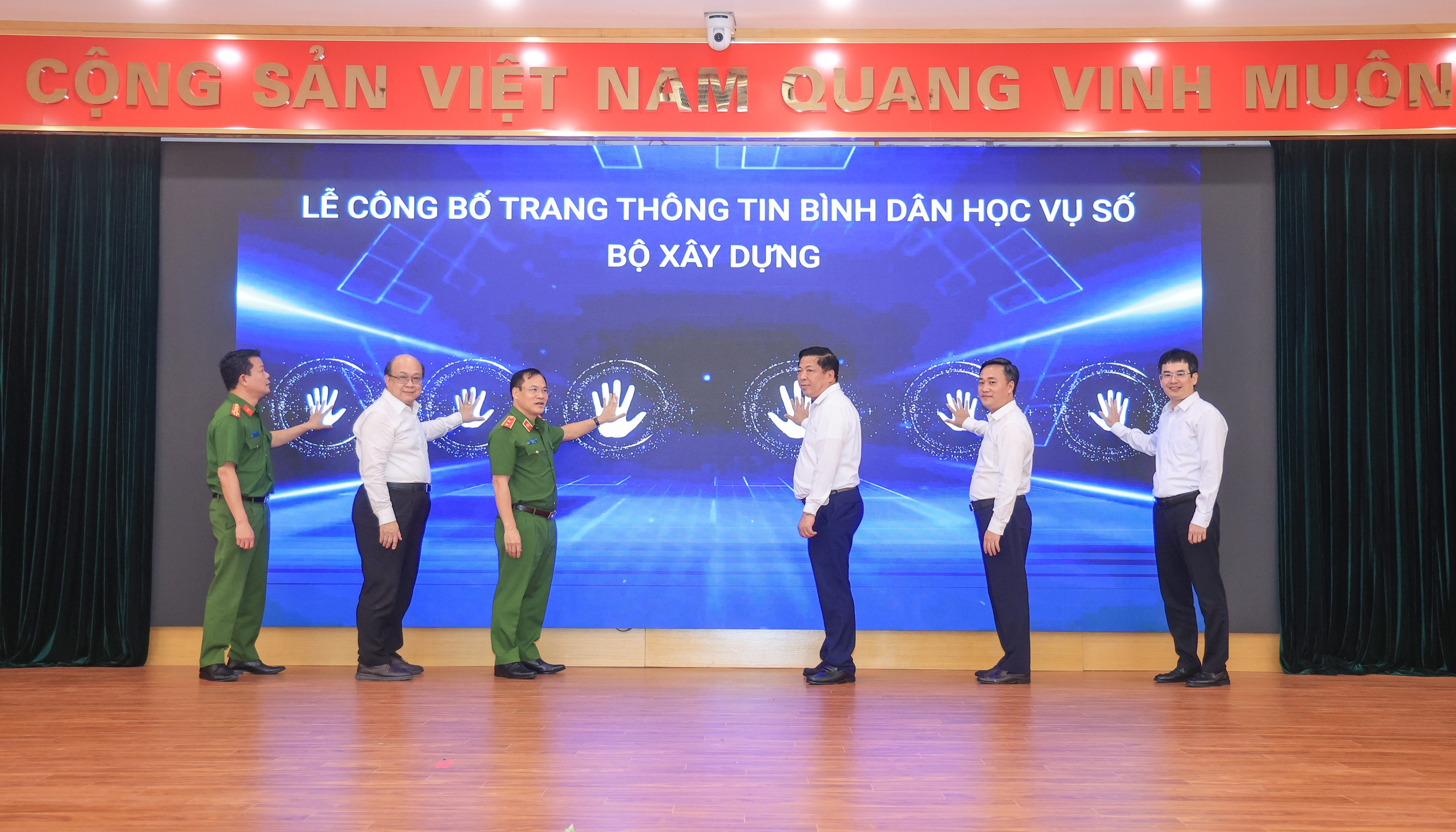 Người d&acirc;n, doanh nghiệp hưởng lợi g&igrave; từ chuyển đổi số ng&agrave;nh X&acirc;y dựng?- Ảnh 1.