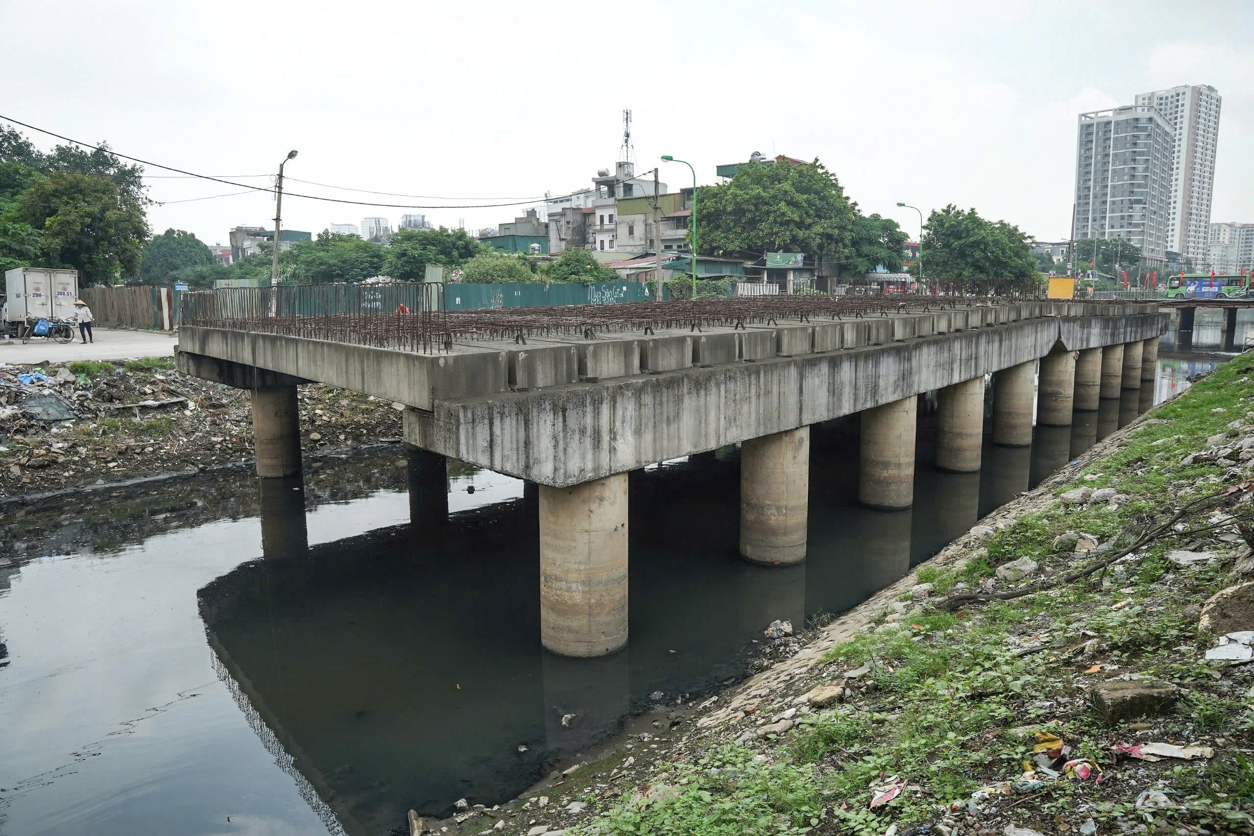 Cận cảnh đường Vành đai 2,5 ở Hà Nội tái khởi công sau nhiều năm "đắp chiếu"- Ảnh 6. Cận cảnh đường Vành đai 2,5 ở Hà Nội tái khởi công sau nhiều năm "đắp chiếu"- Ảnh 6.