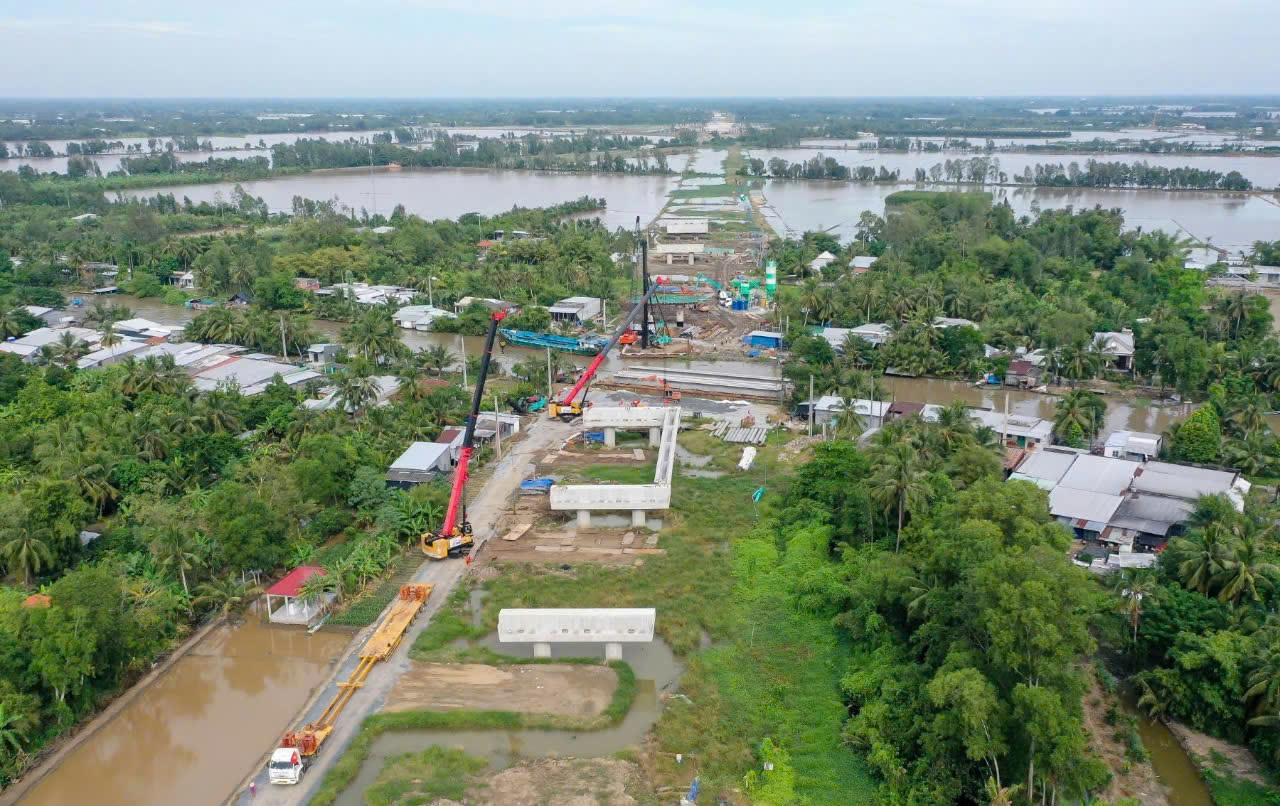 Hậu Giang l&ecirc;n phương &aacute;n r&uacute;t ngắn thời gian xử l&yacute; nền đất yếu thi c&ocirc;ng cao tốc- Ảnh 1.