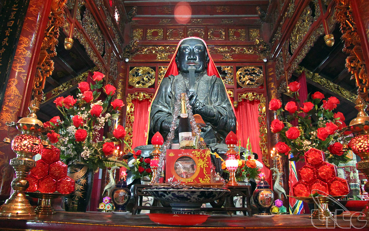 Ra mắt sản phẩm du lịch văn h&oacute;a "Tiếng chu&ocirc;ng Trấn Vũ"- Ảnh 2.
