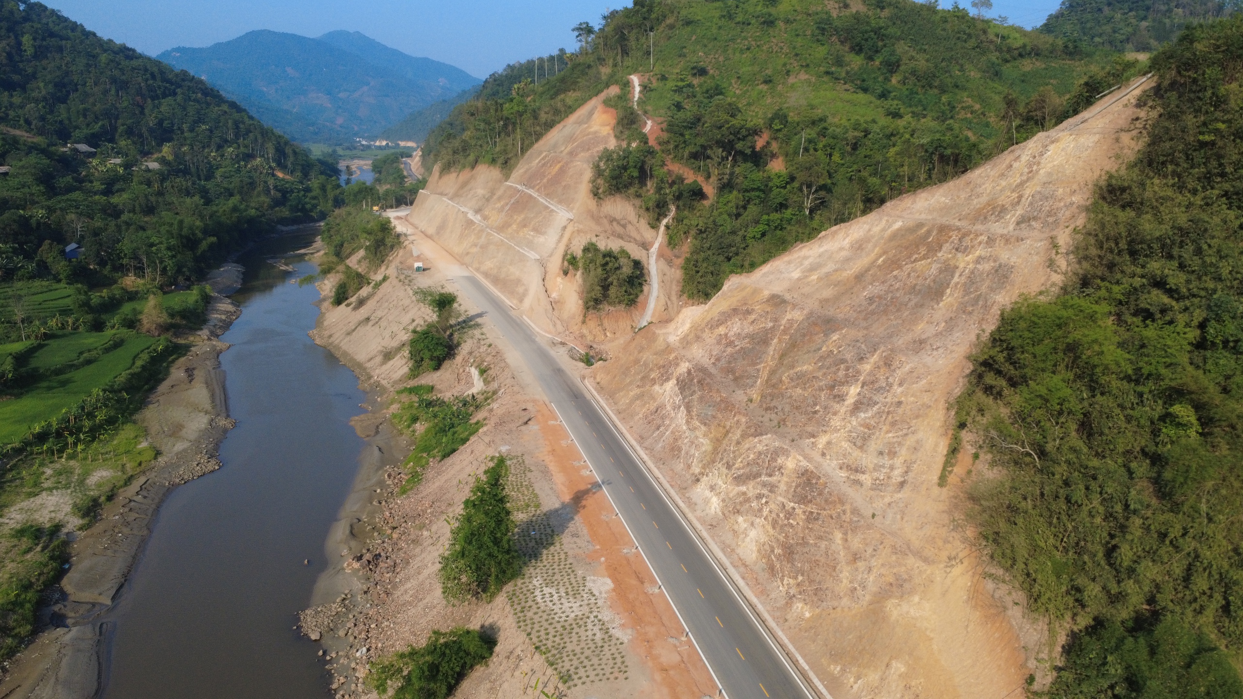 Những sáng kiến xanh trên tuyến đường kết nối các tỉnh miền núi phía Bắc- Ảnh 2. Những sáng kiến xanh trên tuyến đường kết nối các tỉnh miền núi phía Bắc- Ảnh 2.