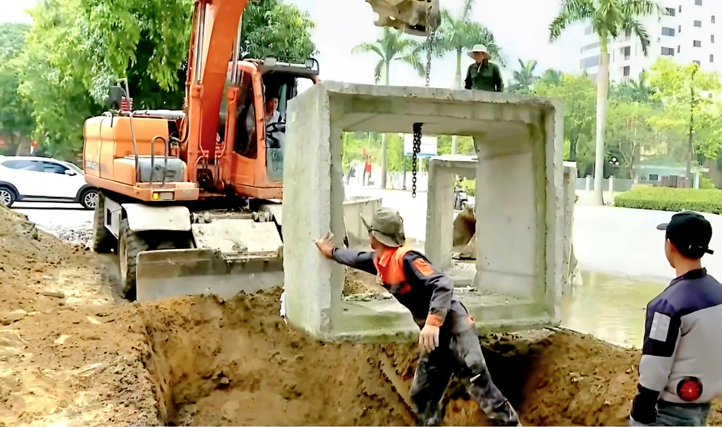 Nghệ An: Kh&ocirc;ng để gi&aacute;n đoạn đầu tư c&ocirc;ng v&igrave; l&yacute; do chờ s&aacute;p nhập- Ảnh 2.