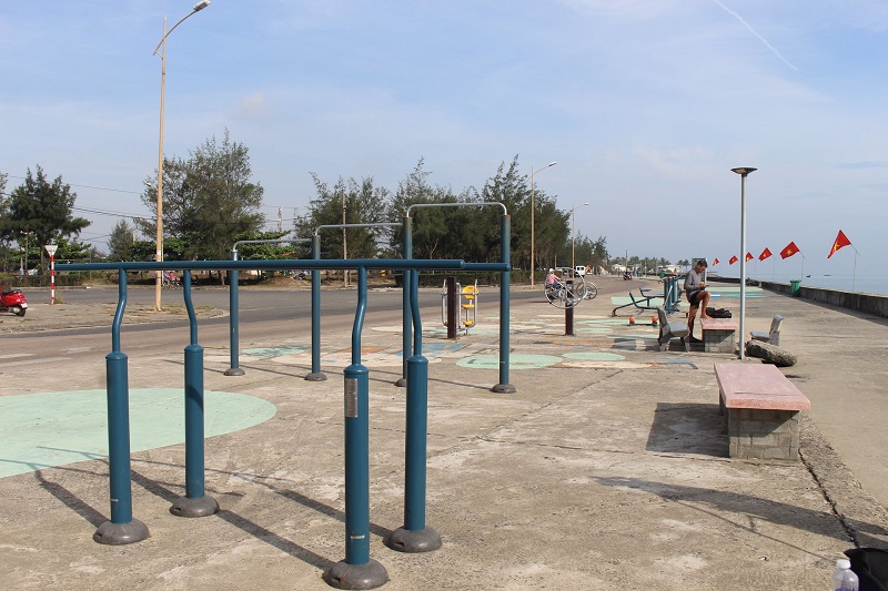 Từ điểm n&oacute;ng x&oacute;i lở, bờ biển Cửa Đại th&agrave;nh kh&ocirc;ng gian xanh v&igrave; cộng đồng- Ảnh 2.