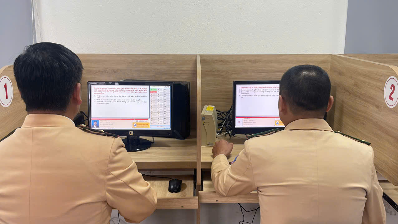 &Aacute;p dụng bộ 600 c&acirc;u hỏi s&aacute;t hạch l&aacute;i xe mới, học vi&ecirc;n kh&ocirc;ng thể học mẹo- Ảnh 2.