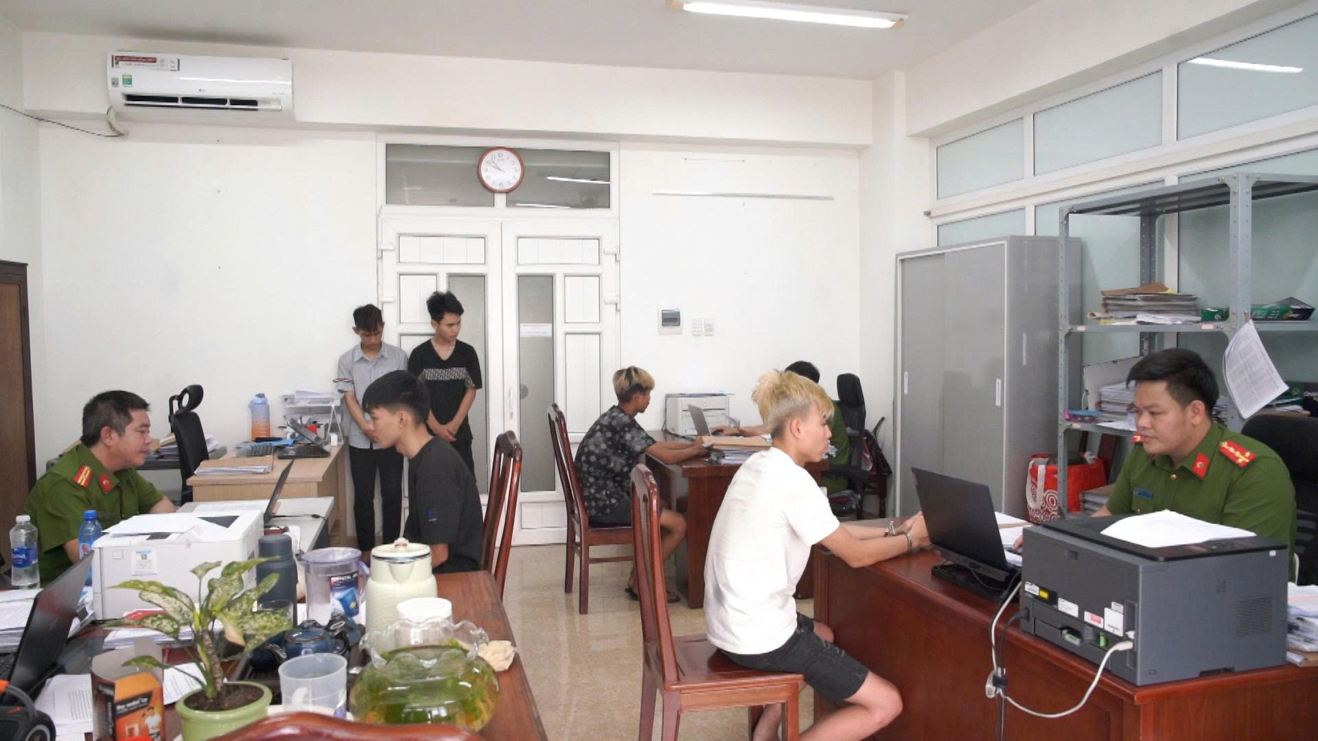 Huế: Bắt giữ nh&oacute;m đối tượng trộm cắp 6 xe m&aacute;y- Ảnh 1.