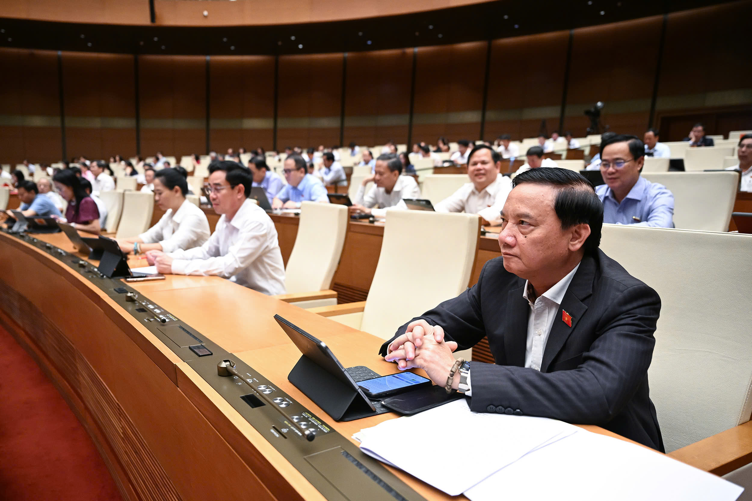 ĐBQH: Giảm &ugrave;n tắc giao th&ocirc;ng cũng ch&iacute;nh l&agrave; gi&uacute;p tiết kiệm năng lượng- Ảnh 2.
