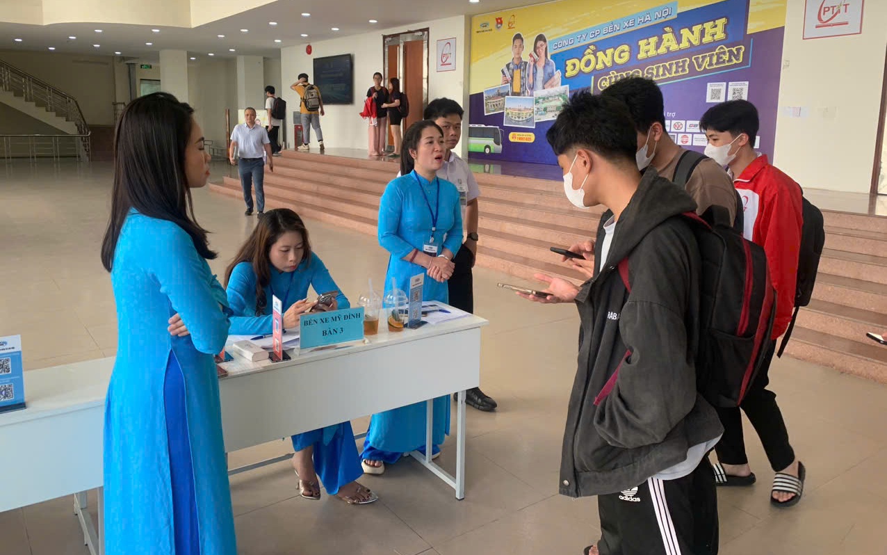 Bến xe H&agrave; Nội v&agrave; 25 doanh nghiệp vận tải giảm gi&aacute; v&eacute; xe kh&aacute;ch cho sinh vi&ecirc;n