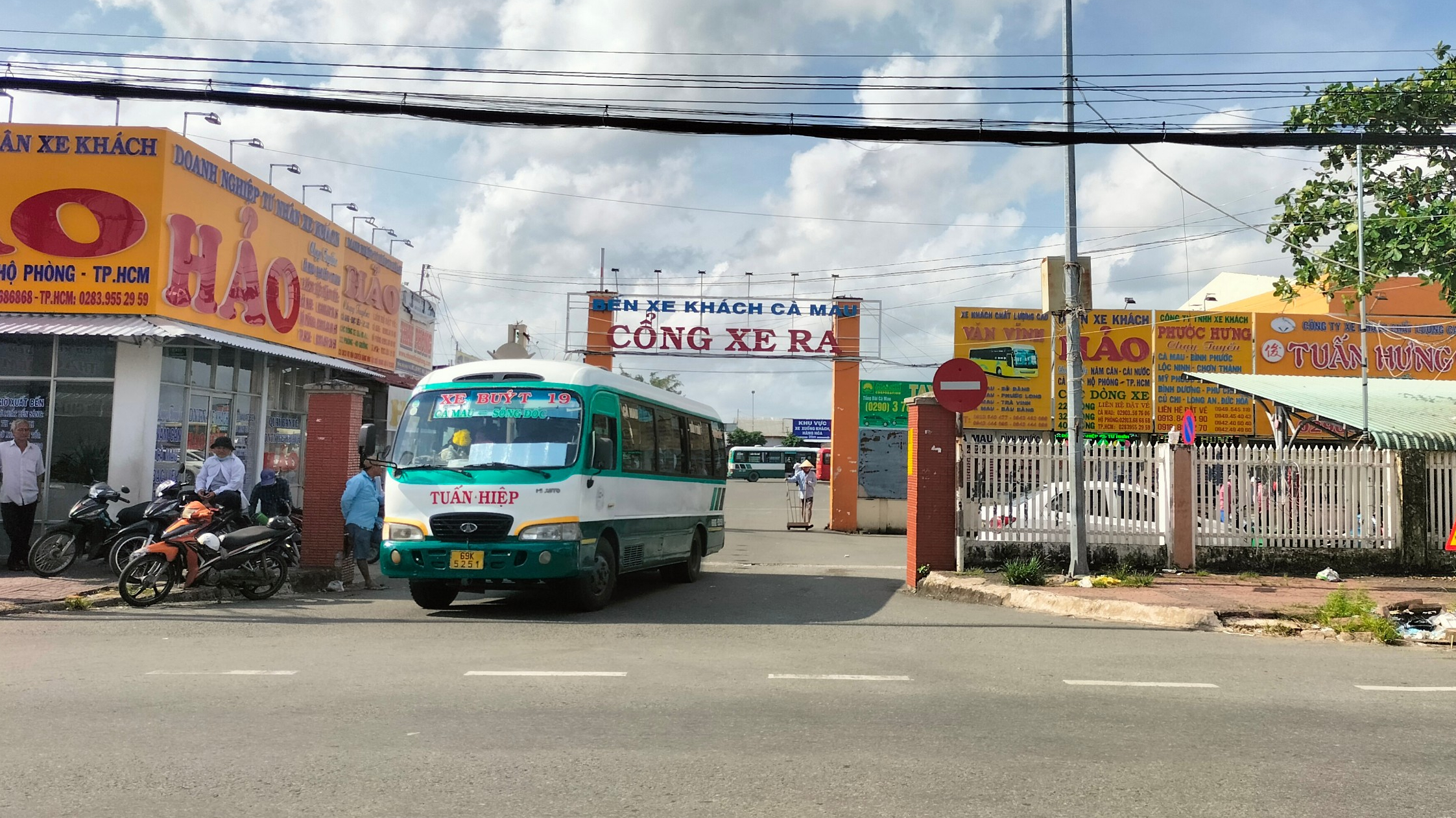 C&agrave; Mau tăng chuyến xe bu&yacute;t phục vụ kỳ thi tốt nghiệp THPT năm 2025- Ảnh 1.
